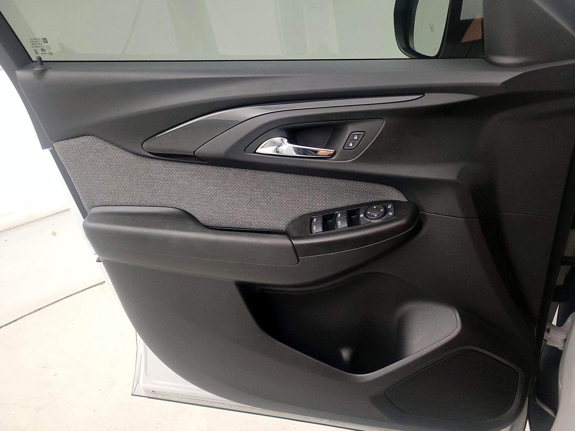 Thumbnail: 2023 Chevrolet TrailBlazer - 12