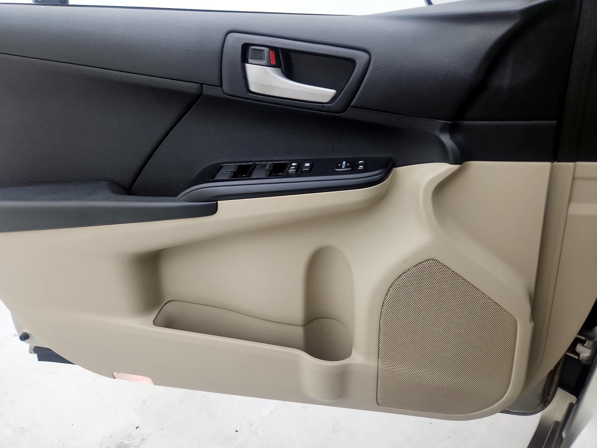 Thumbnail: 2014 Toyota Camry - 12