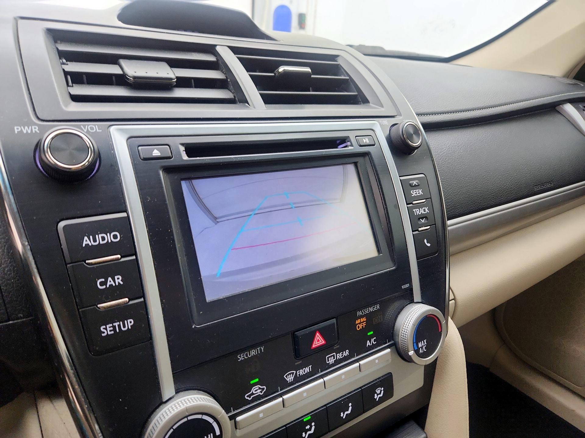 Thumbnail: 2014 Toyota Camry - 14