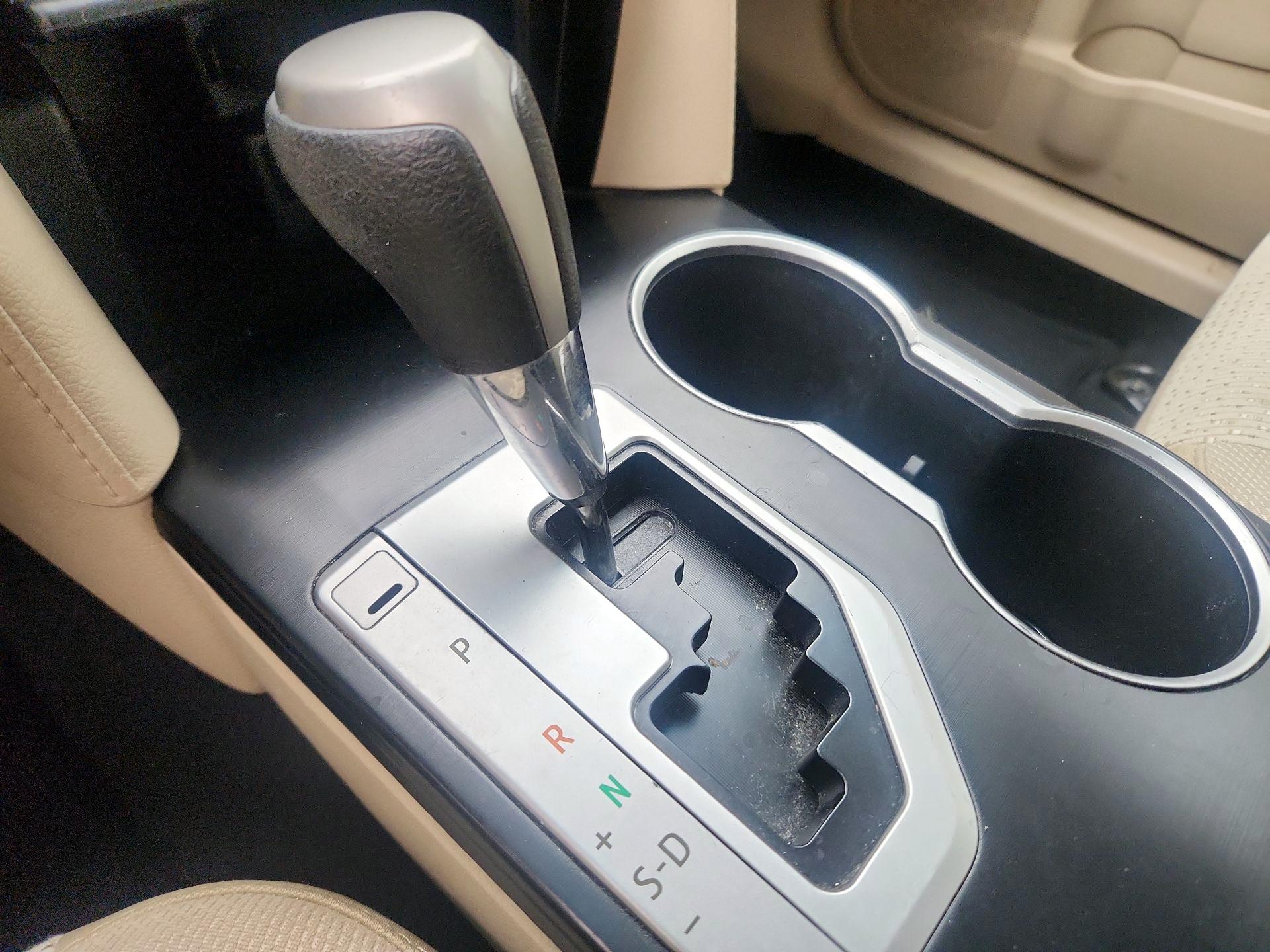 Thumbnail: 2014 Toyota Camry - 17