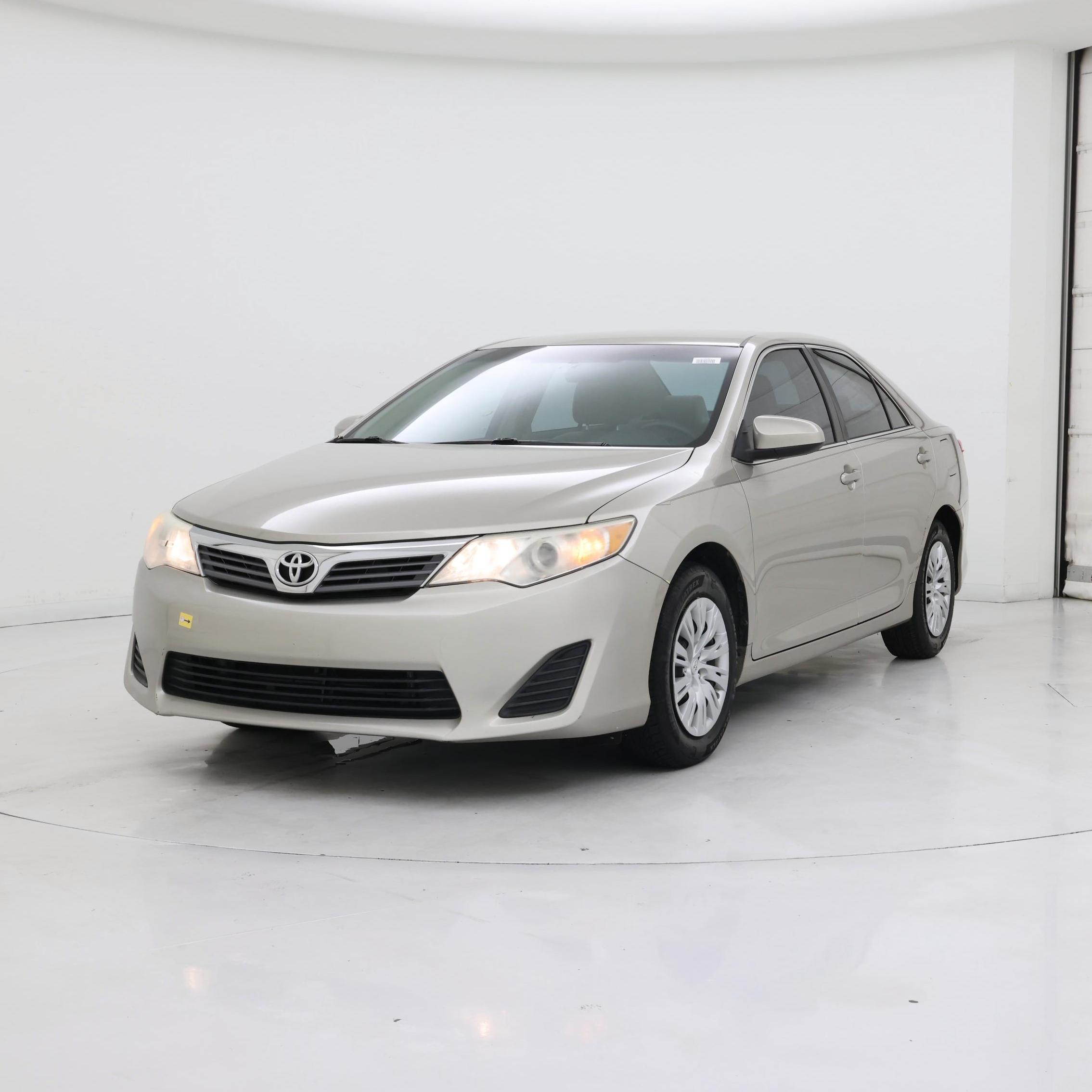 Thumbnail: 2014 Toyota Camry - 4