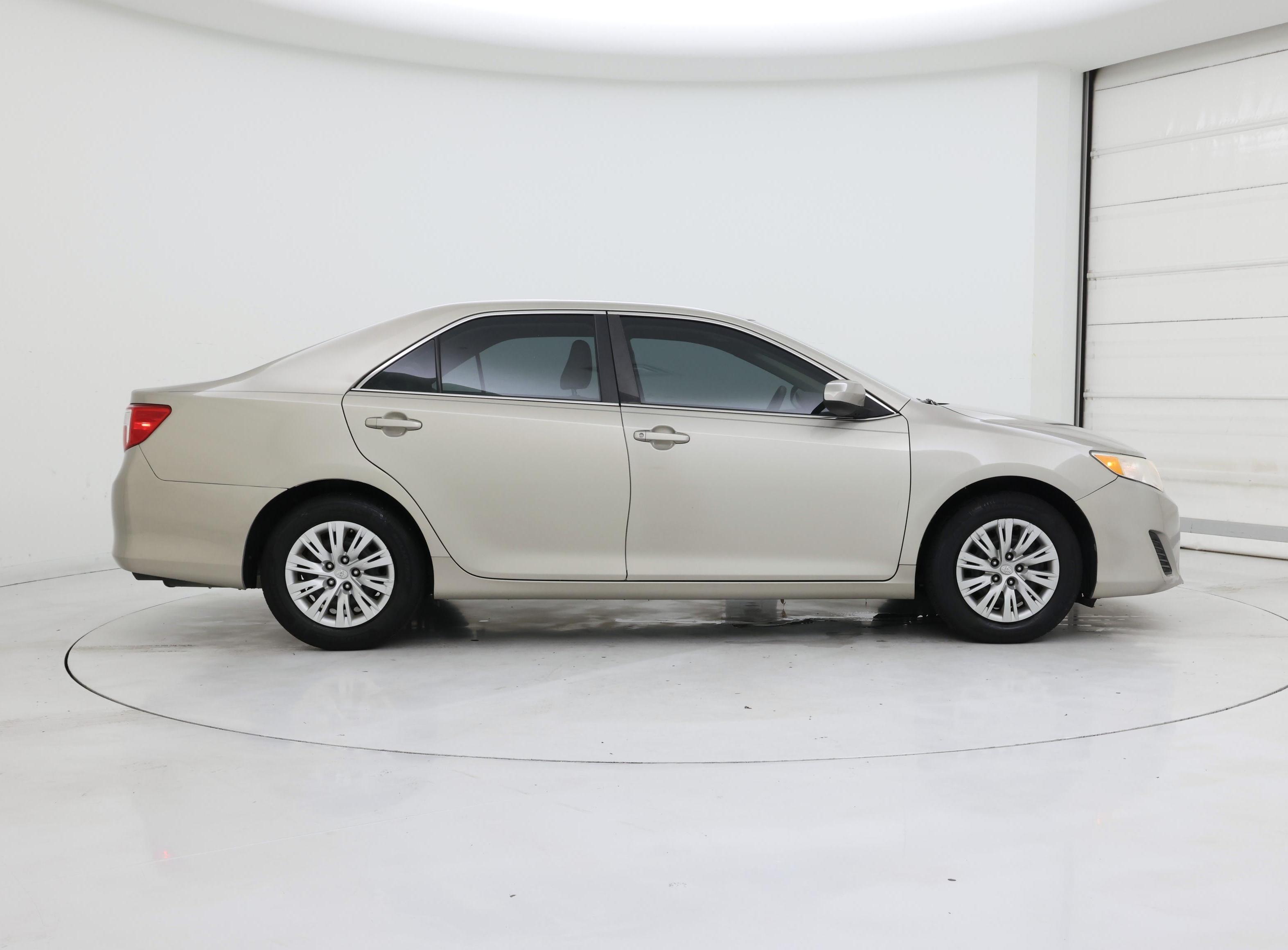 Thumbnail: 2014 Toyota Camry - 7