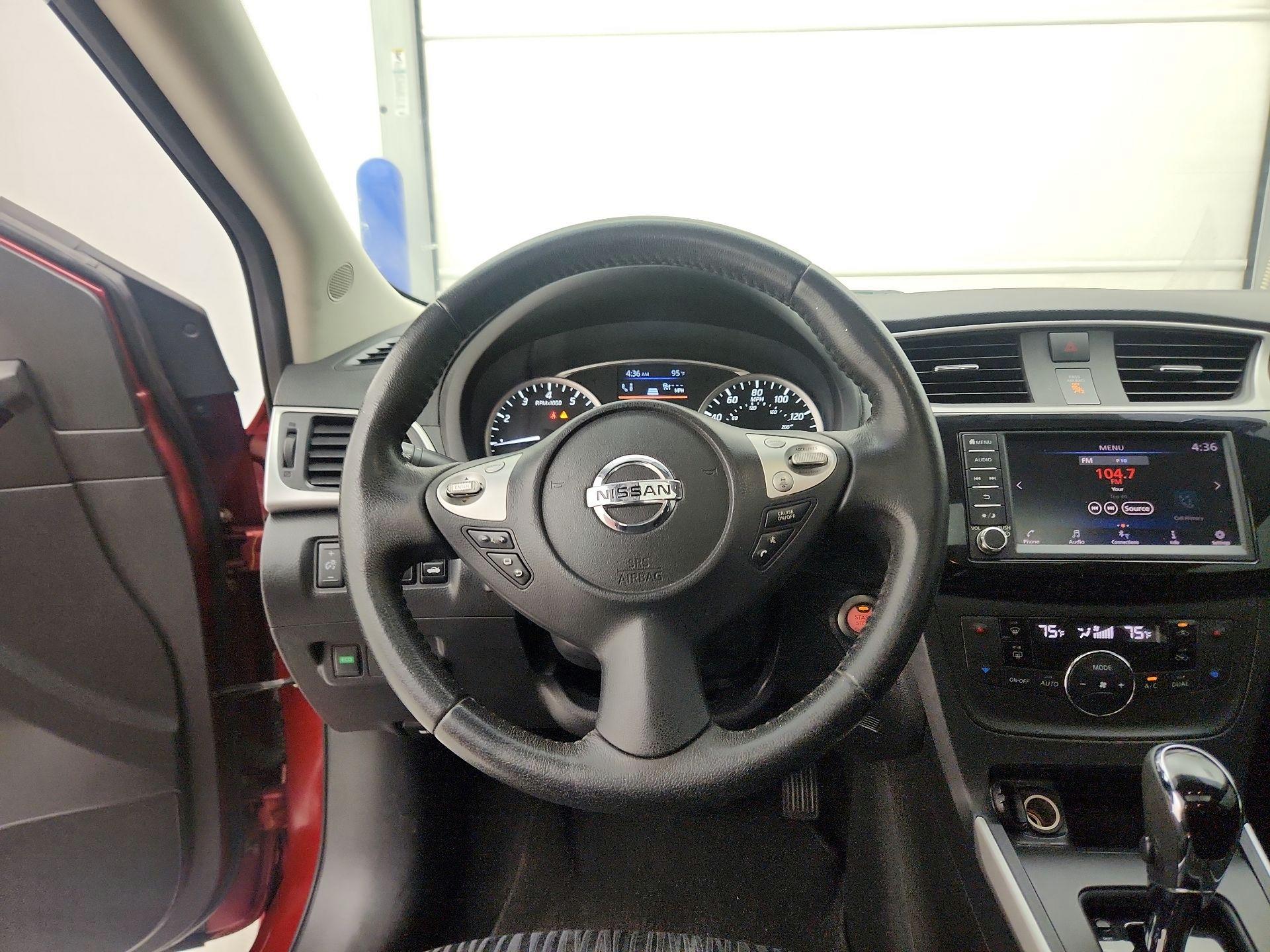 Thumbnail: 2019 Nissan Sentra - 10