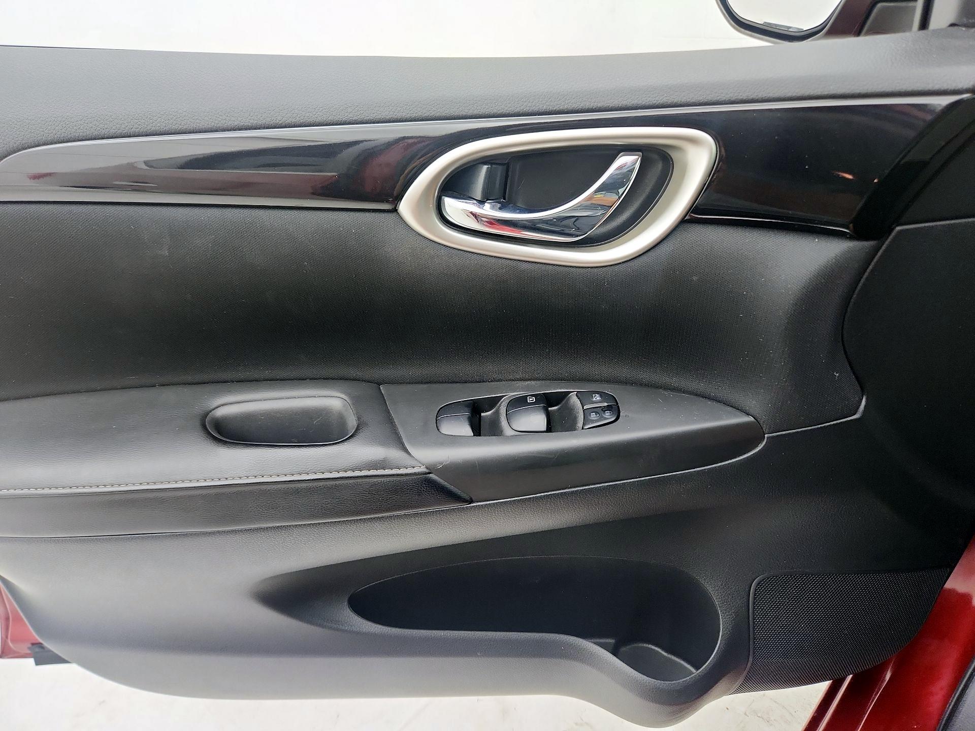 Thumbnail: 2019 Nissan Sentra - 12