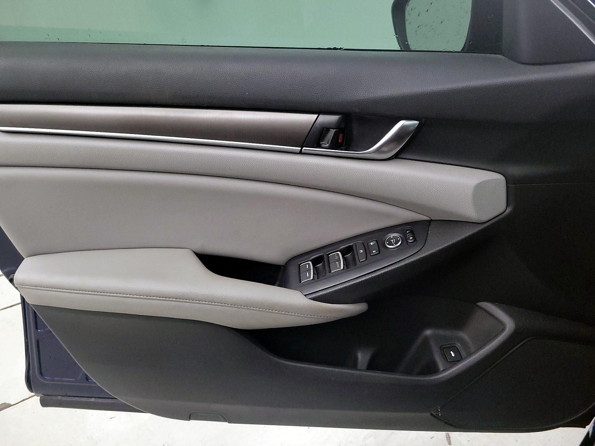 Thumbnail: 2019 Honda Accord - 12