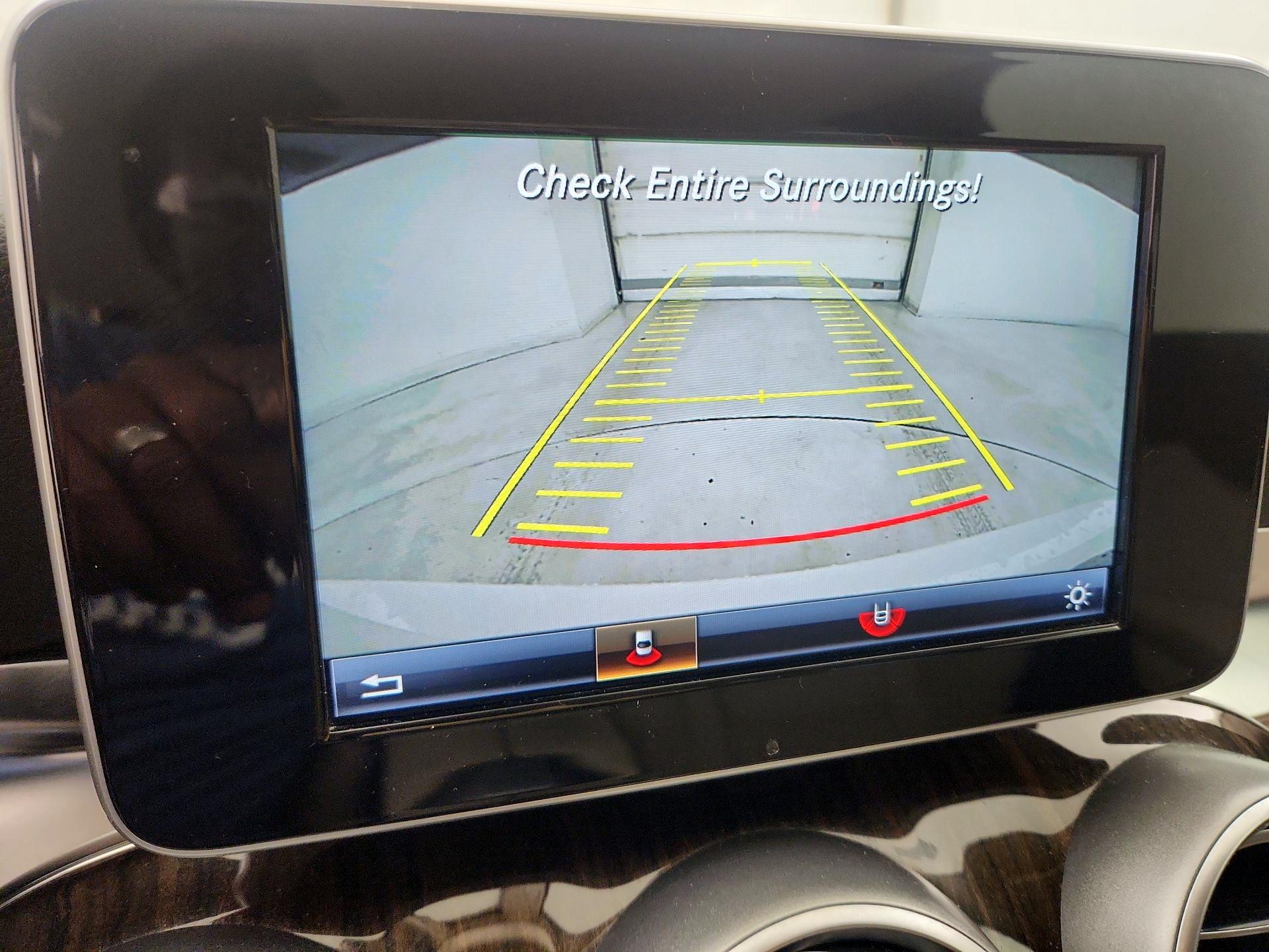 Thumbnail: 2015 Mercedes-Benz C-Class - 14