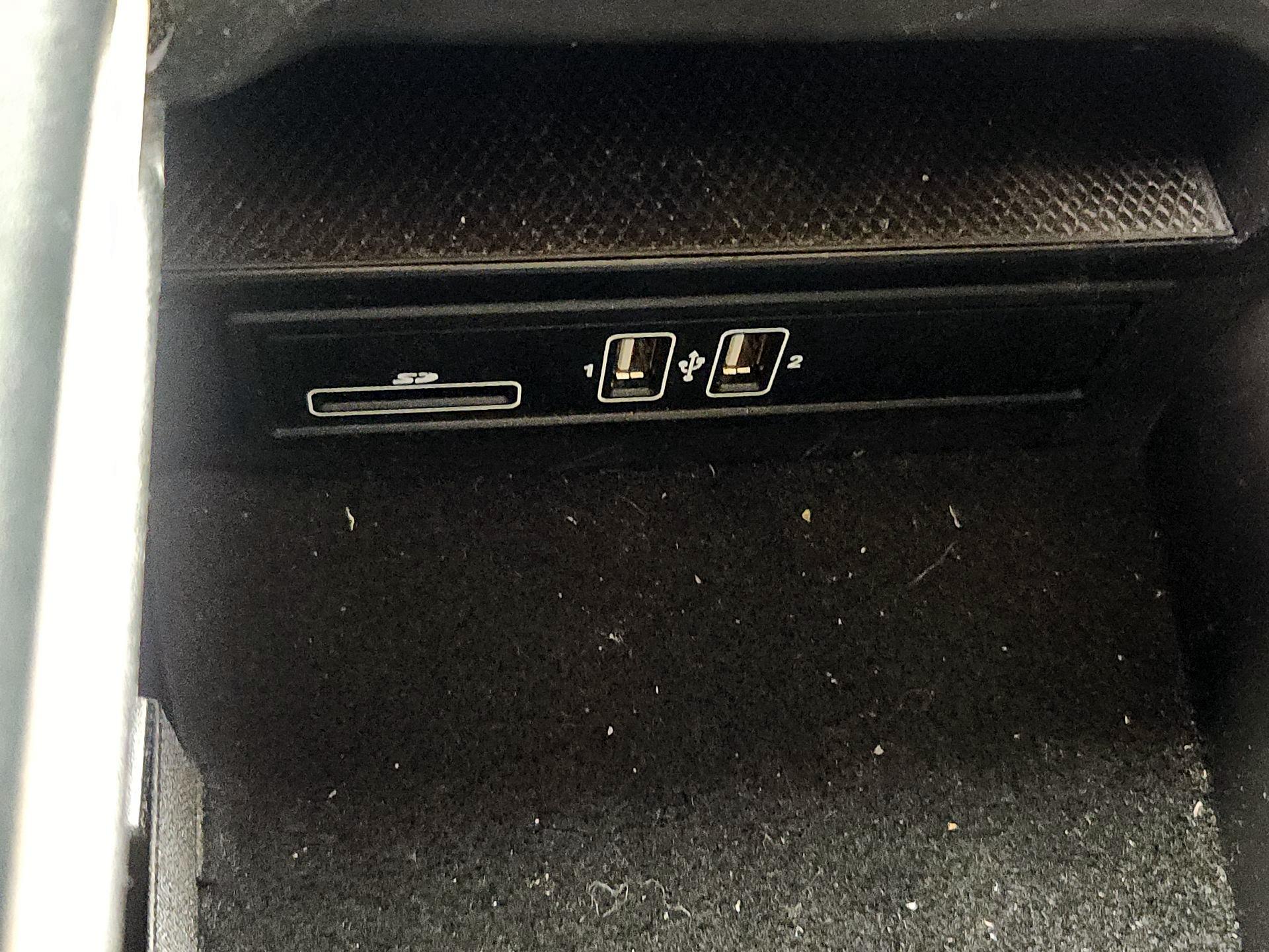 Thumbnail: 2015 Mercedes-Benz C-Class - 18