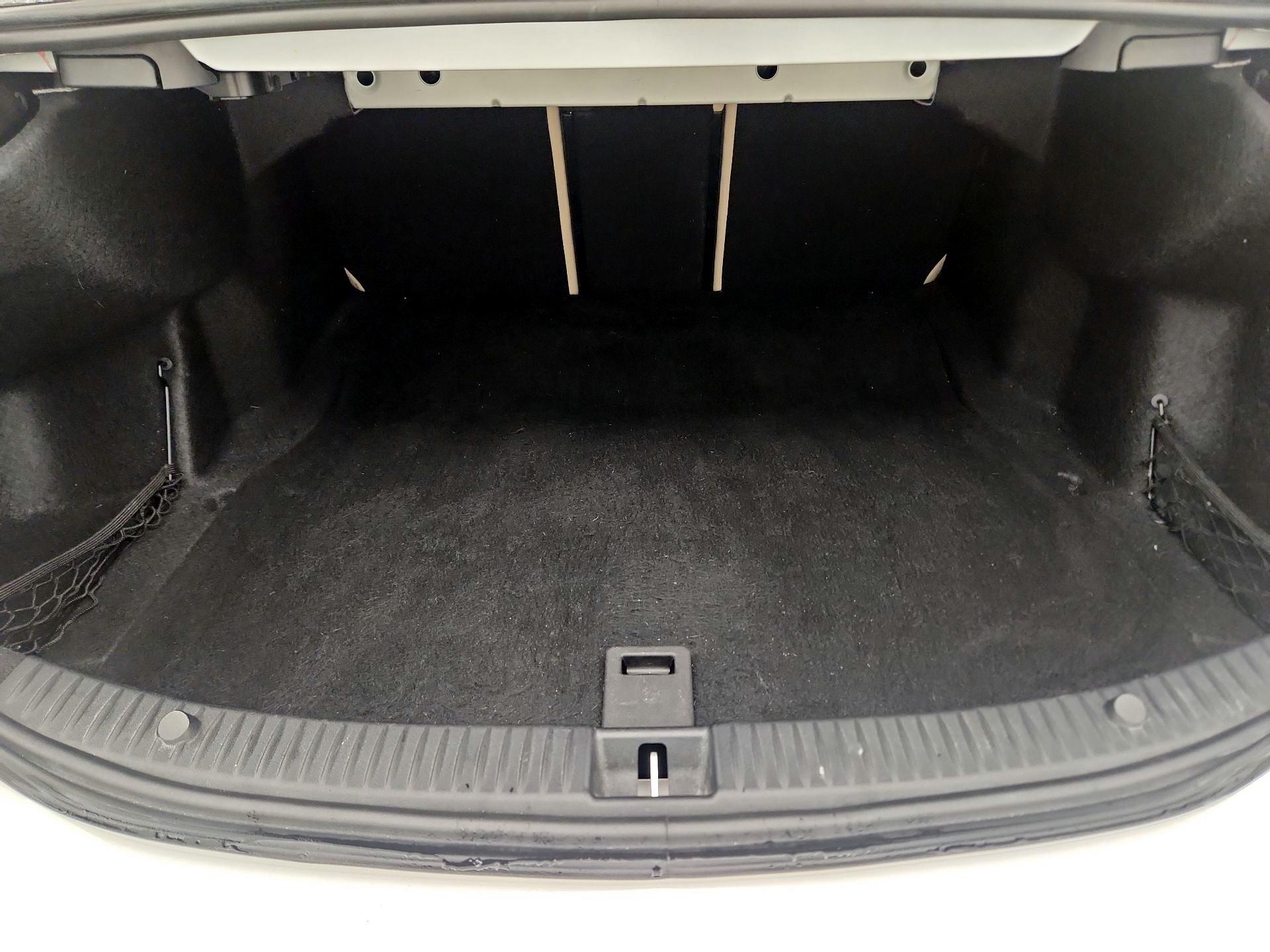 Thumbnail: 2015 Mercedes-Benz C-Class - 20