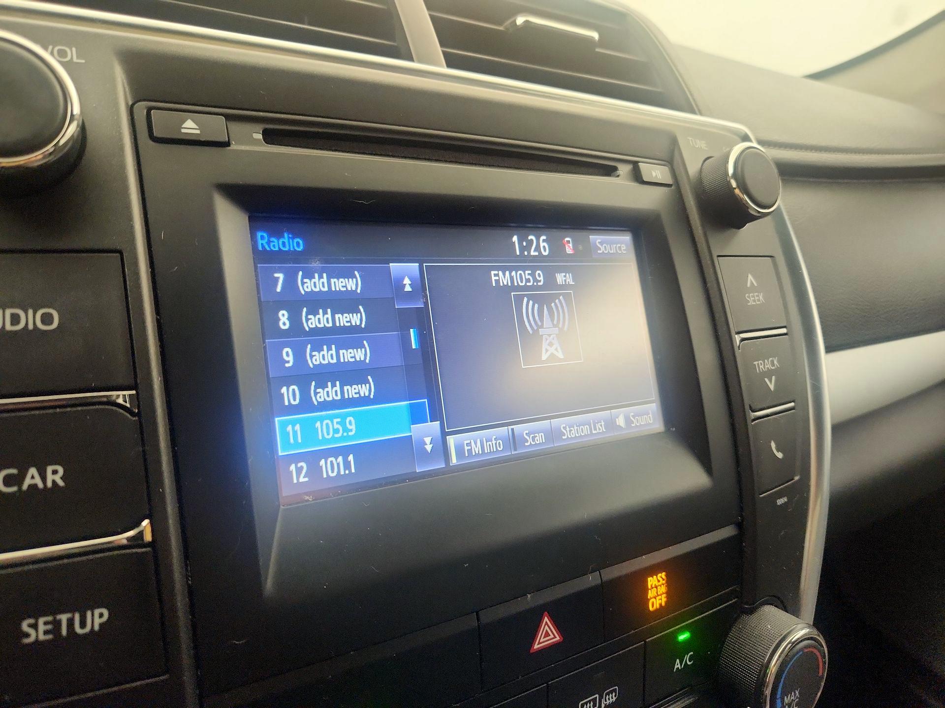 Thumbnail: 2016 Toyota Camry - 15