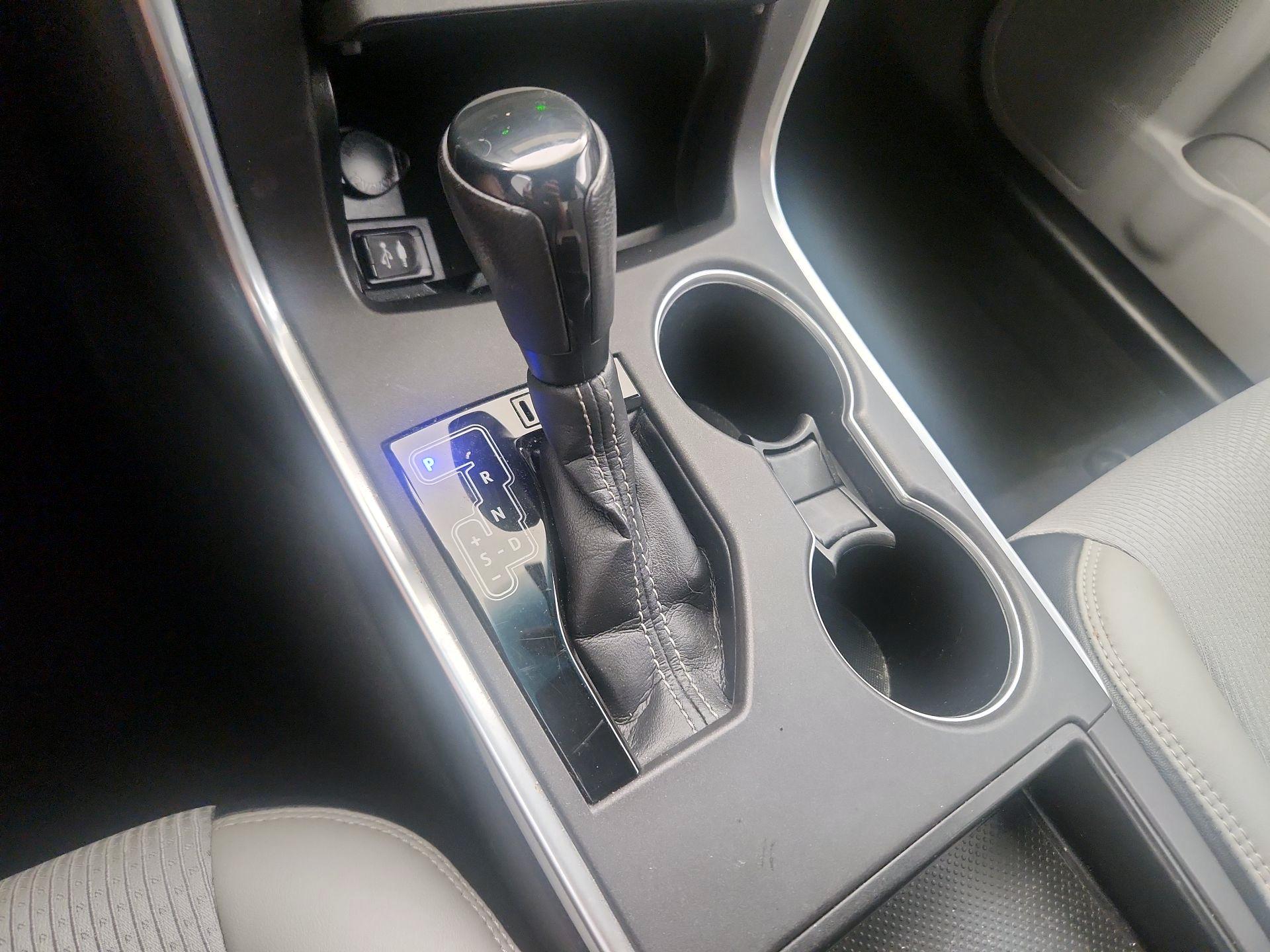 Thumbnail: 2016 Toyota Camry - 17