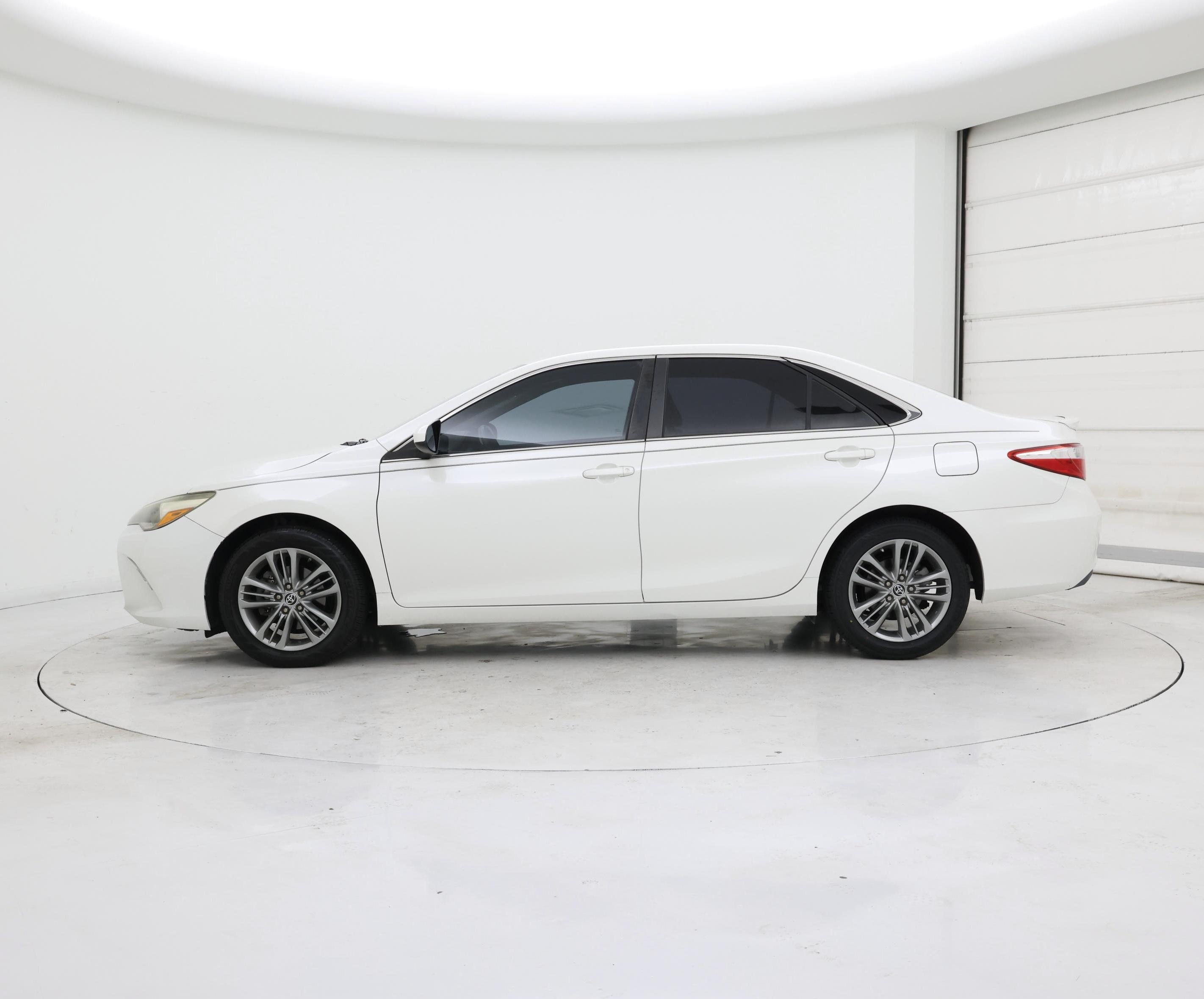Thumbnail: 2016 Toyota Camry - 3
