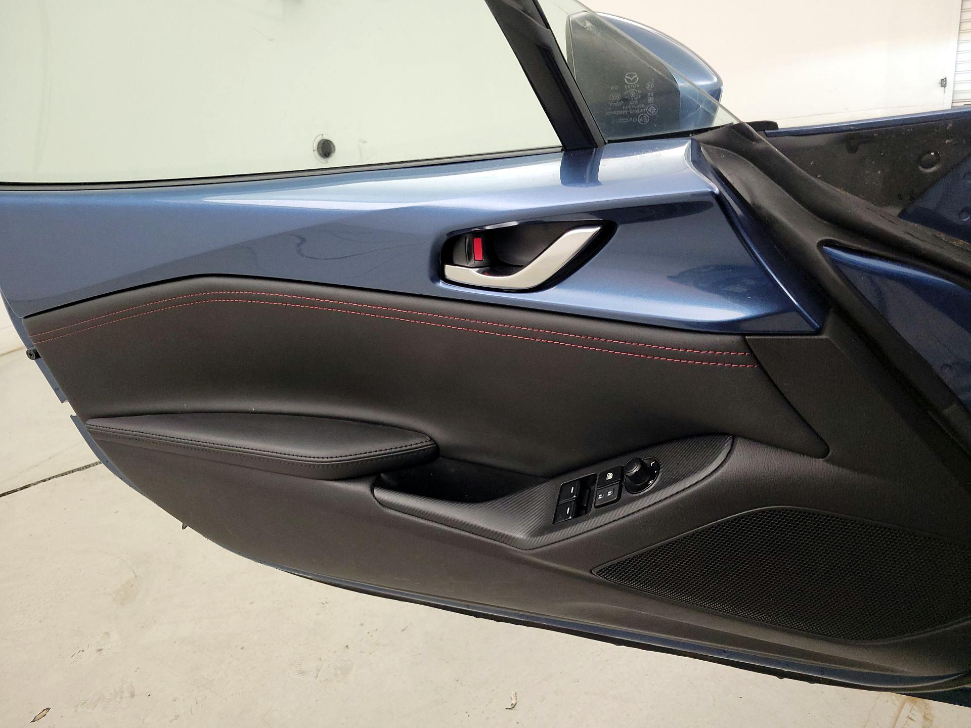 Thumbnail: 2019 Mazda MX-5 Miata - 12