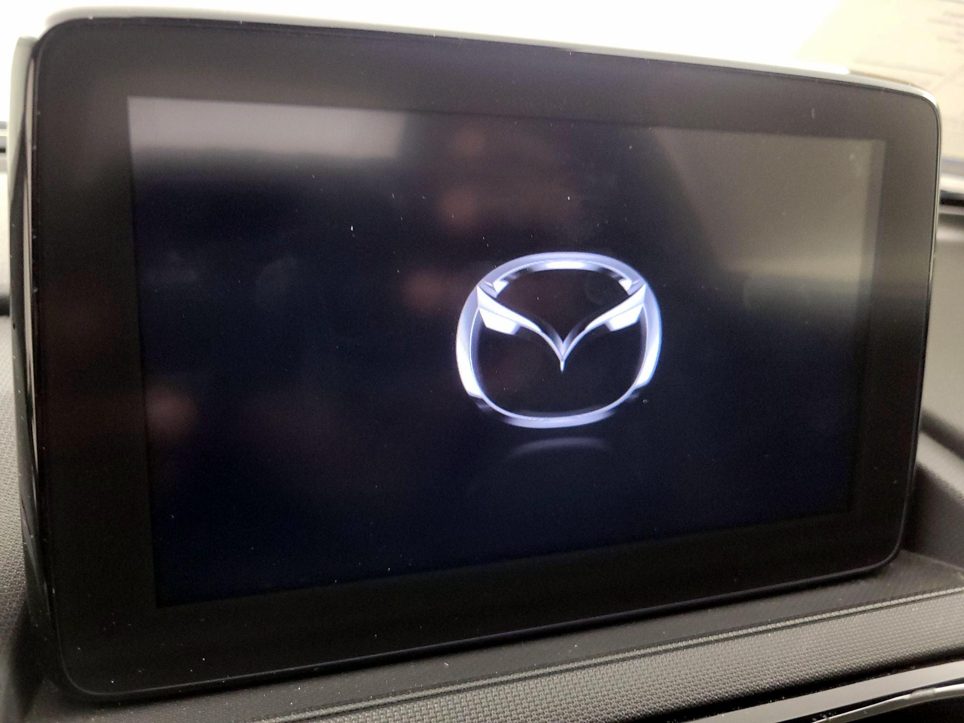 Thumbnail: 2019 Mazda MX-5 Miata - 16