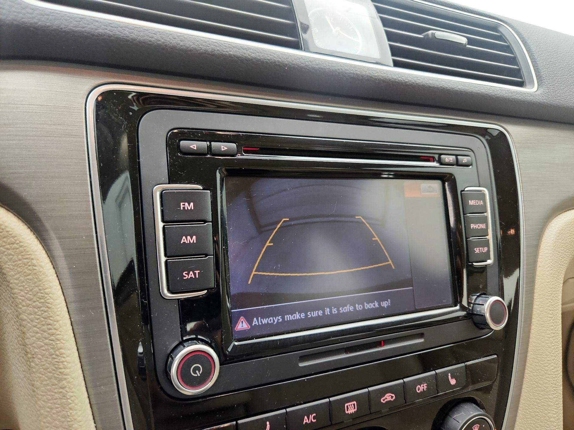 Thumbnail: 2014 Volkswagen Passat - 14