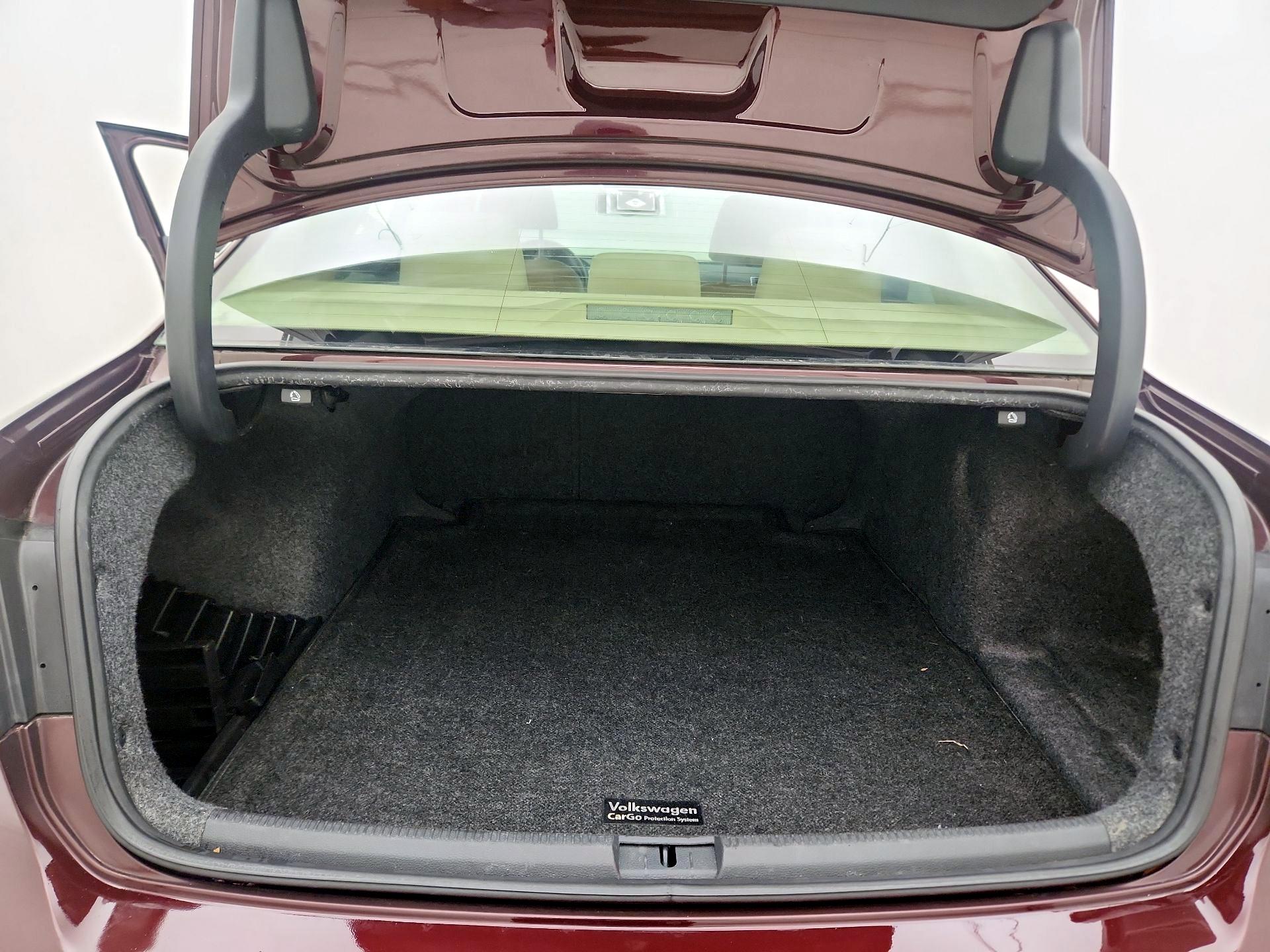 Thumbnail: 2014 Volkswagen Passat - 19