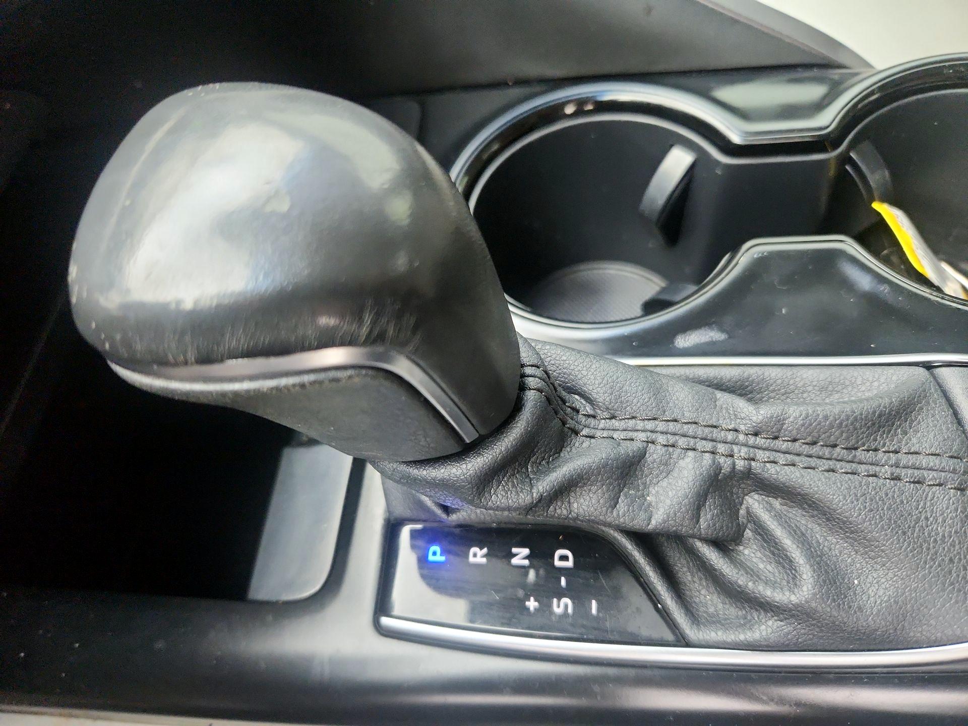 Thumbnail: 2020 Toyota Camry - 17