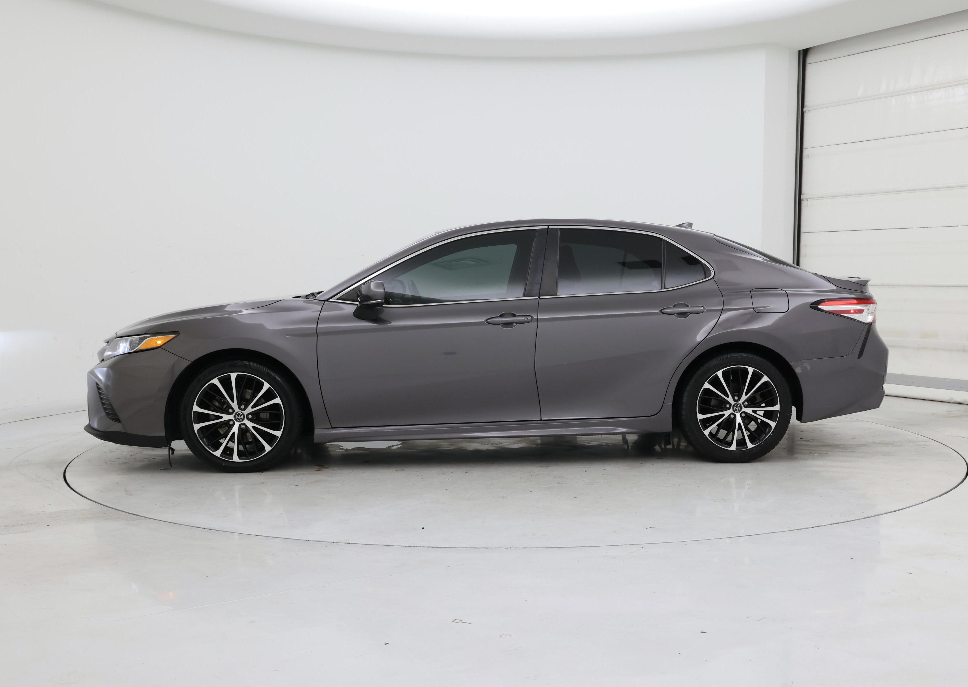 Thumbnail: 2020 Toyota Camry - 3