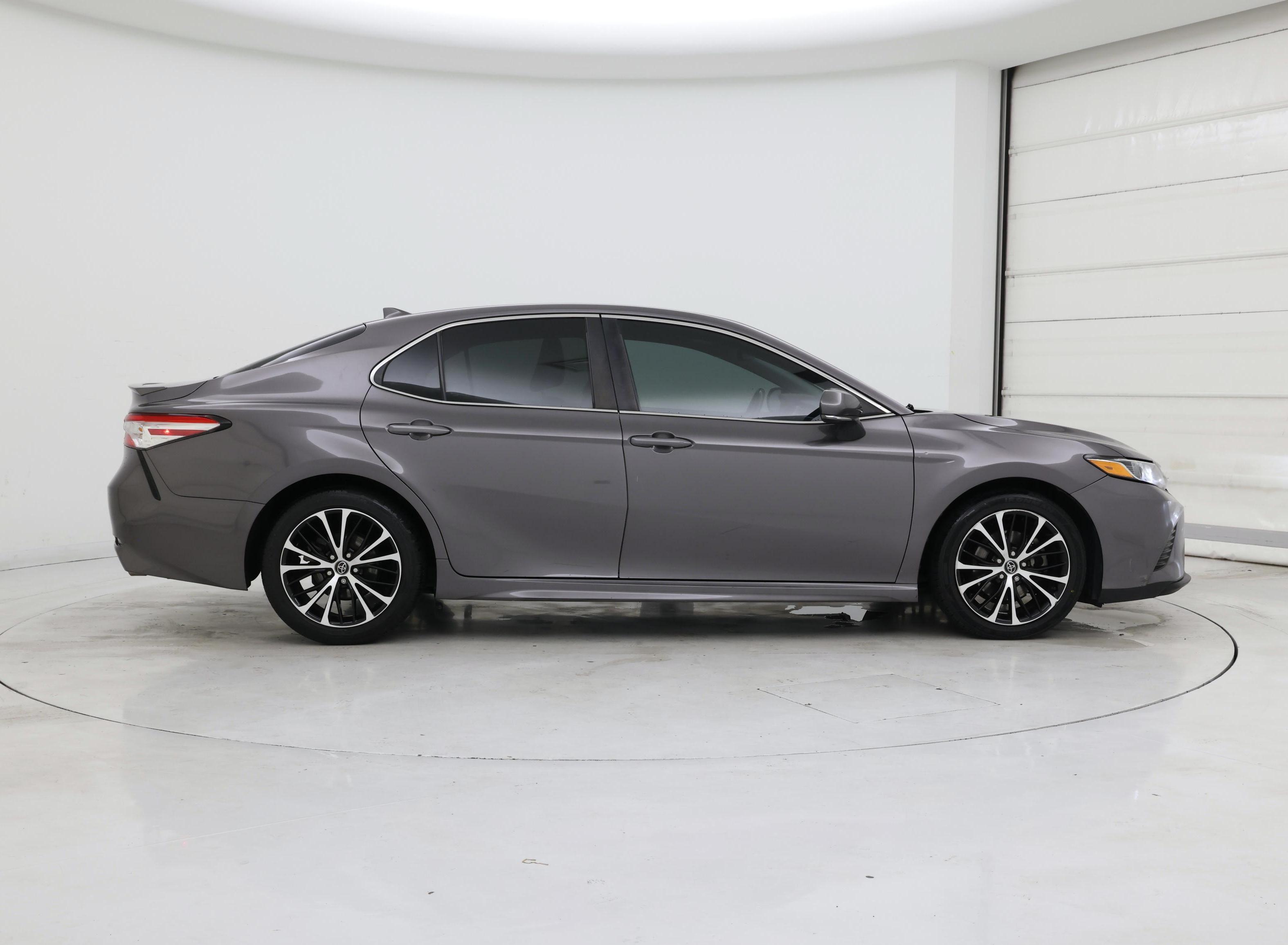 Thumbnail: 2020 Toyota Camry - 7