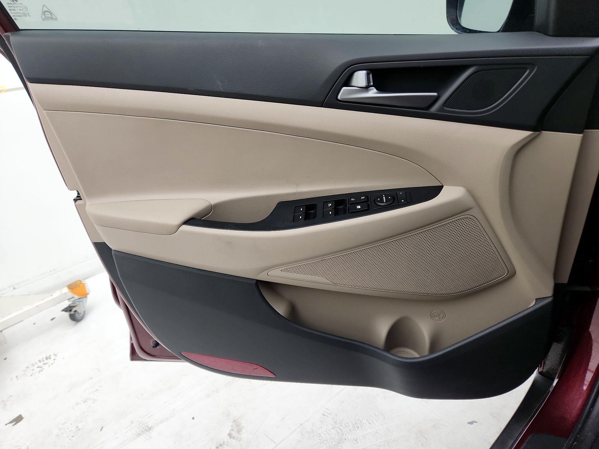 Thumbnail: 2017 Hyundai Tucson - 12