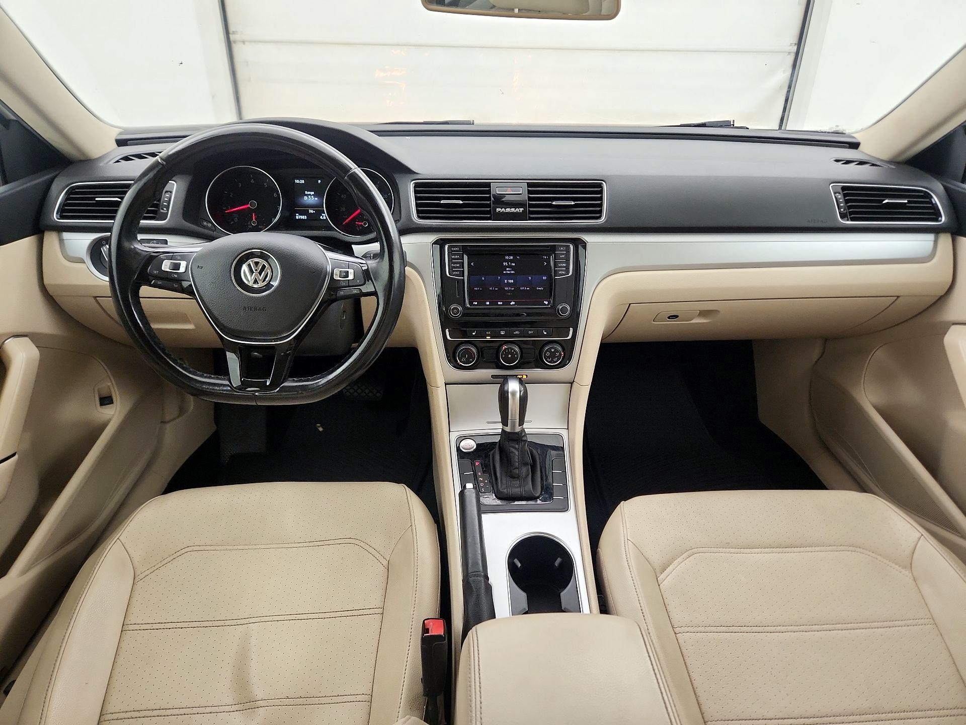 Thumbnail: 2019 Volkswagen Passat - 9