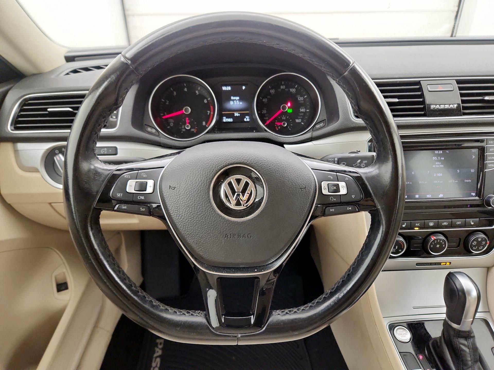 Thumbnail: 2019 Volkswagen Passat - 10