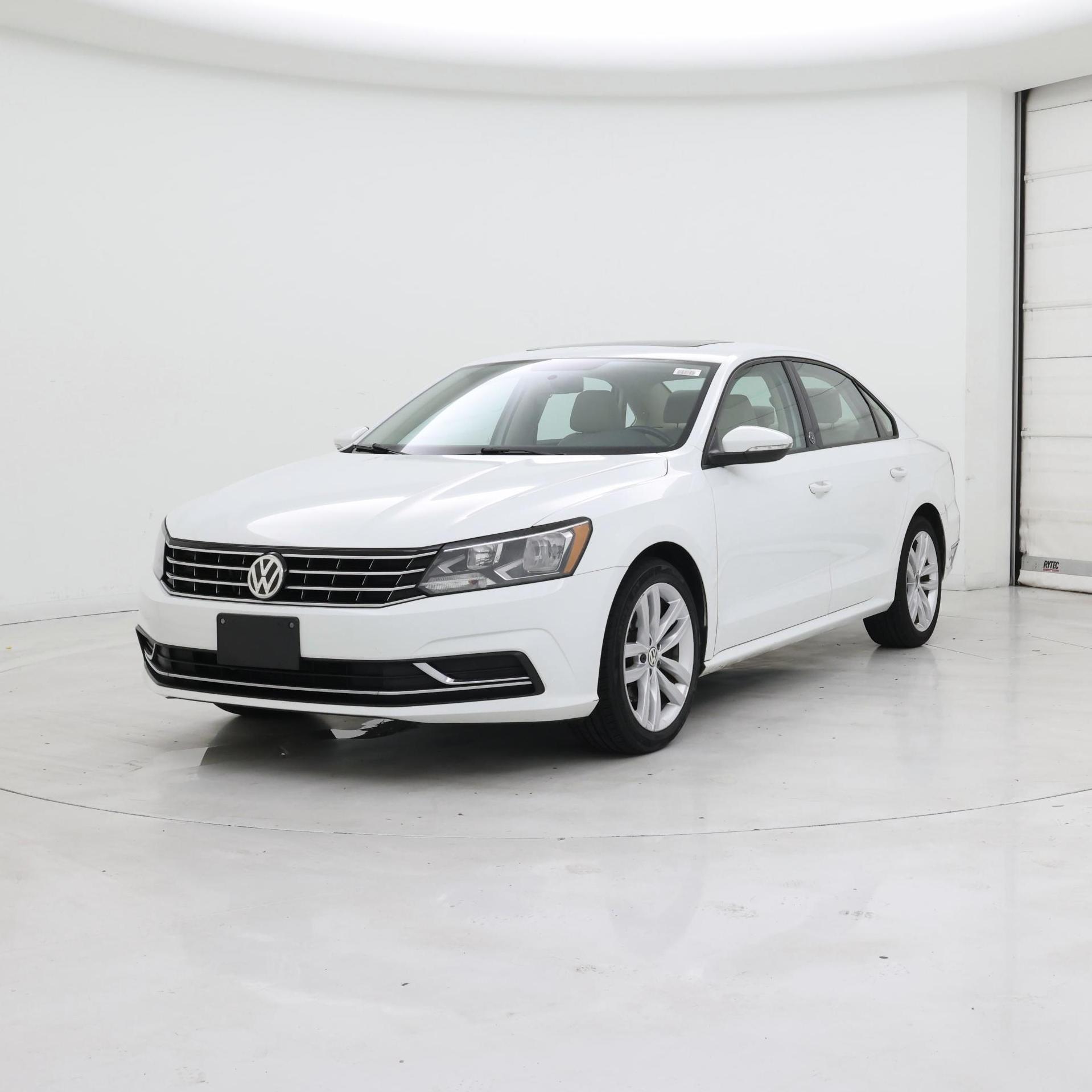 Thumbnail: 2019 Volkswagen Passat - 4