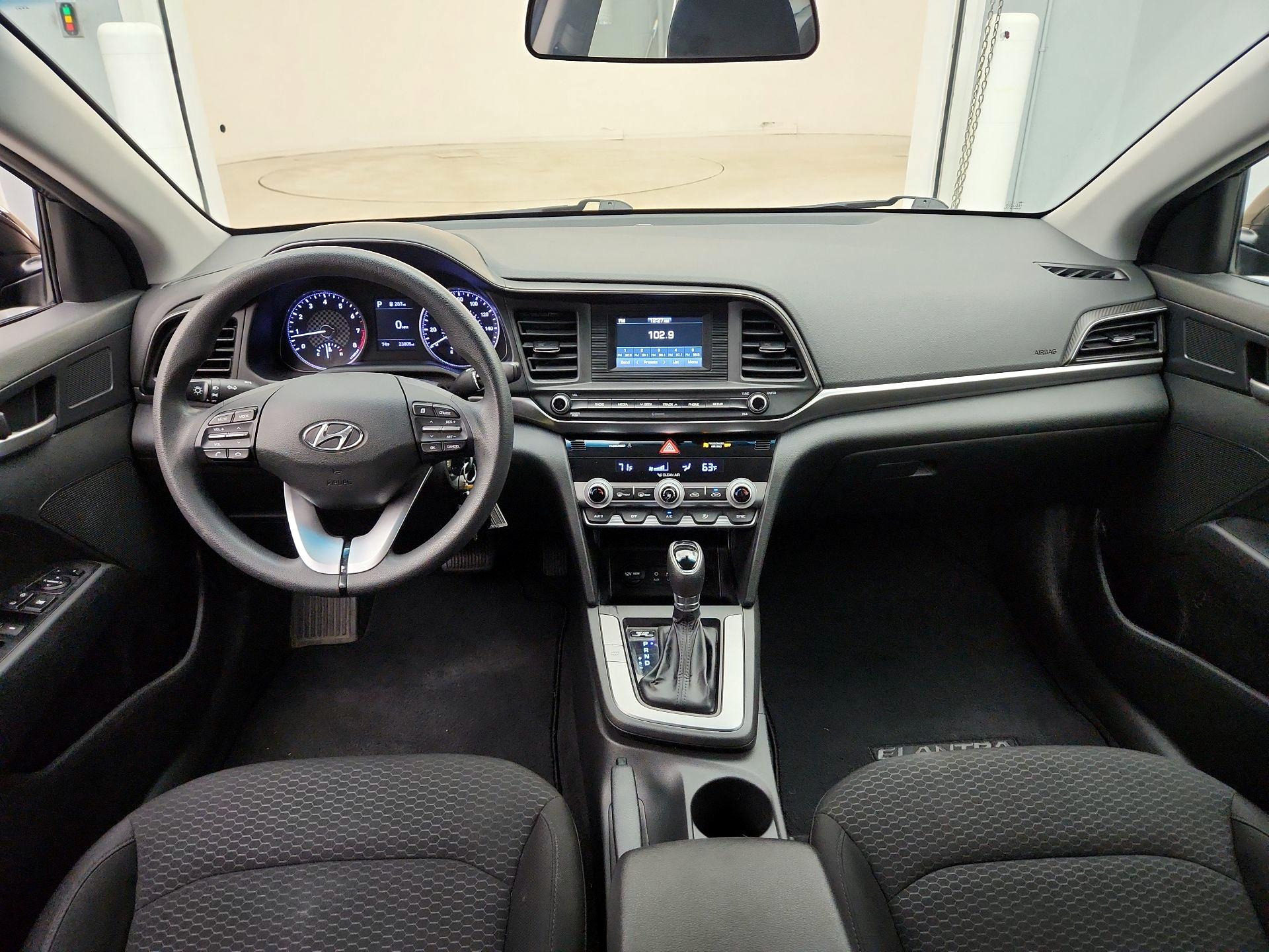 Thumbnail: 2020 Hyundai Elantra - 9