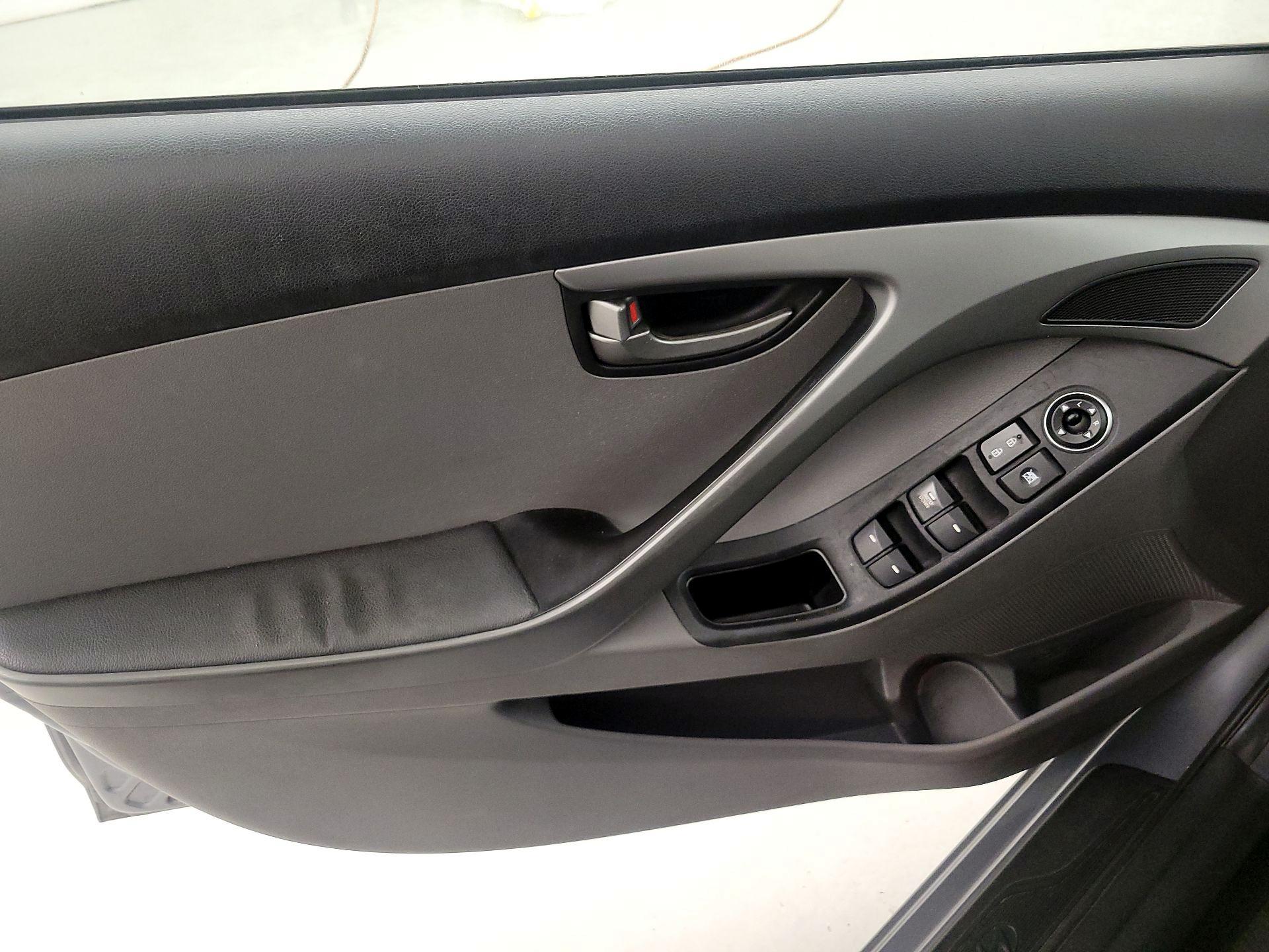 Thumbnail: 2016 Hyundai Elantra - 10