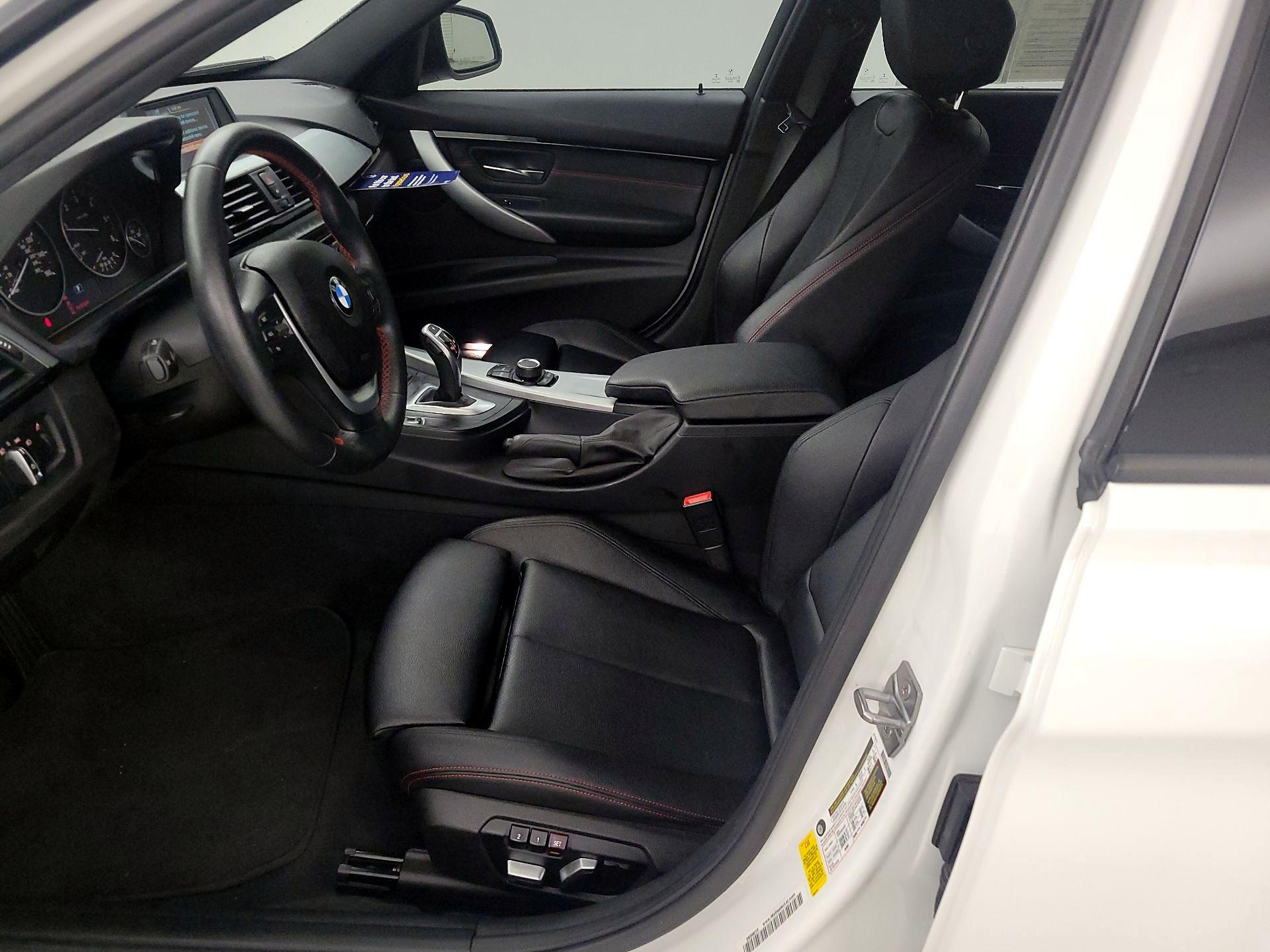 Thumbnail: 2016 BMW 3 Series - 9
