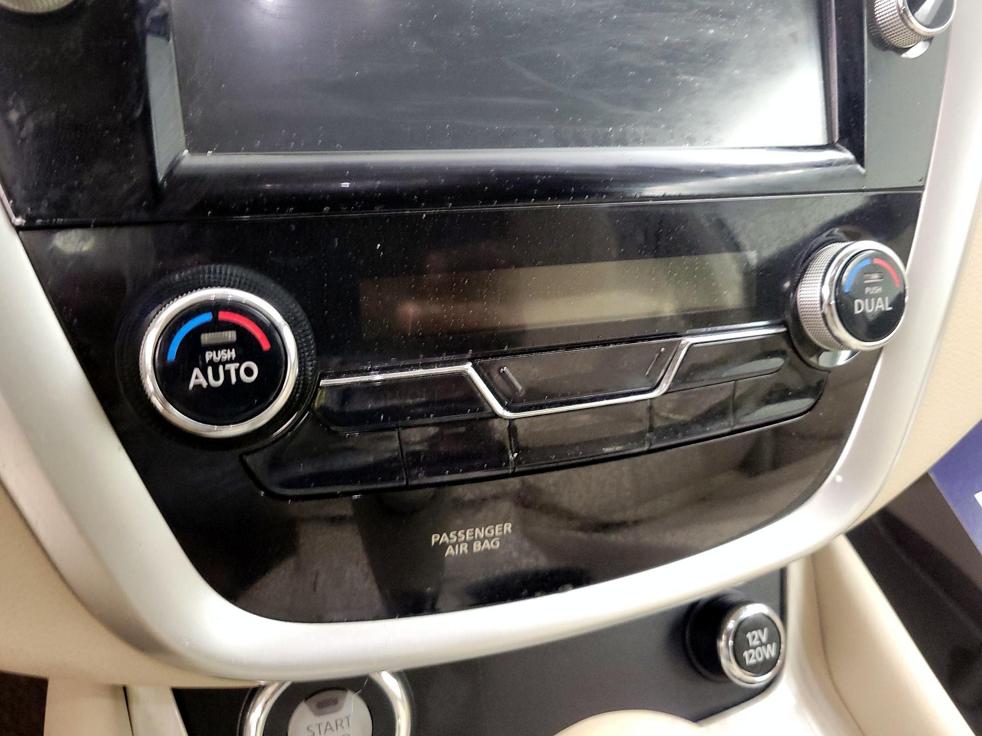 Thumbnail: 2016 Nissan Murano - 15