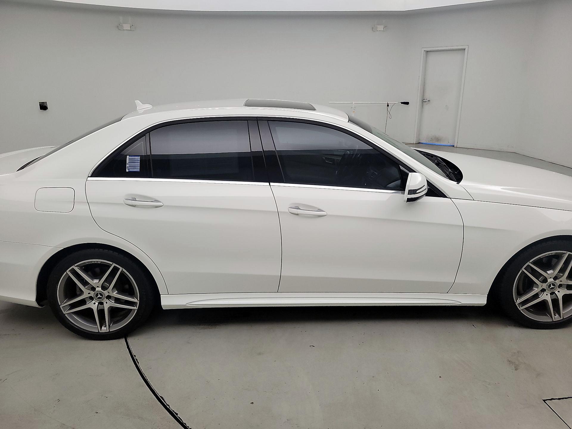 Thumbnail: 2016 Mercedes-Benz E-Class - 4