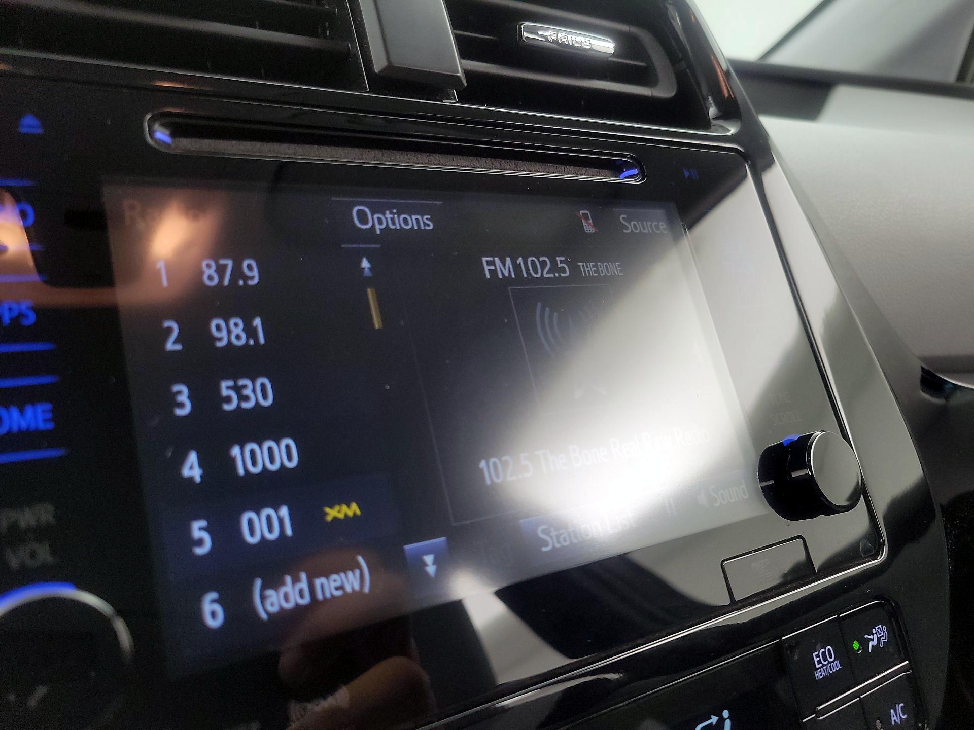 Thumbnail: 2018 Toyota Prius - 15