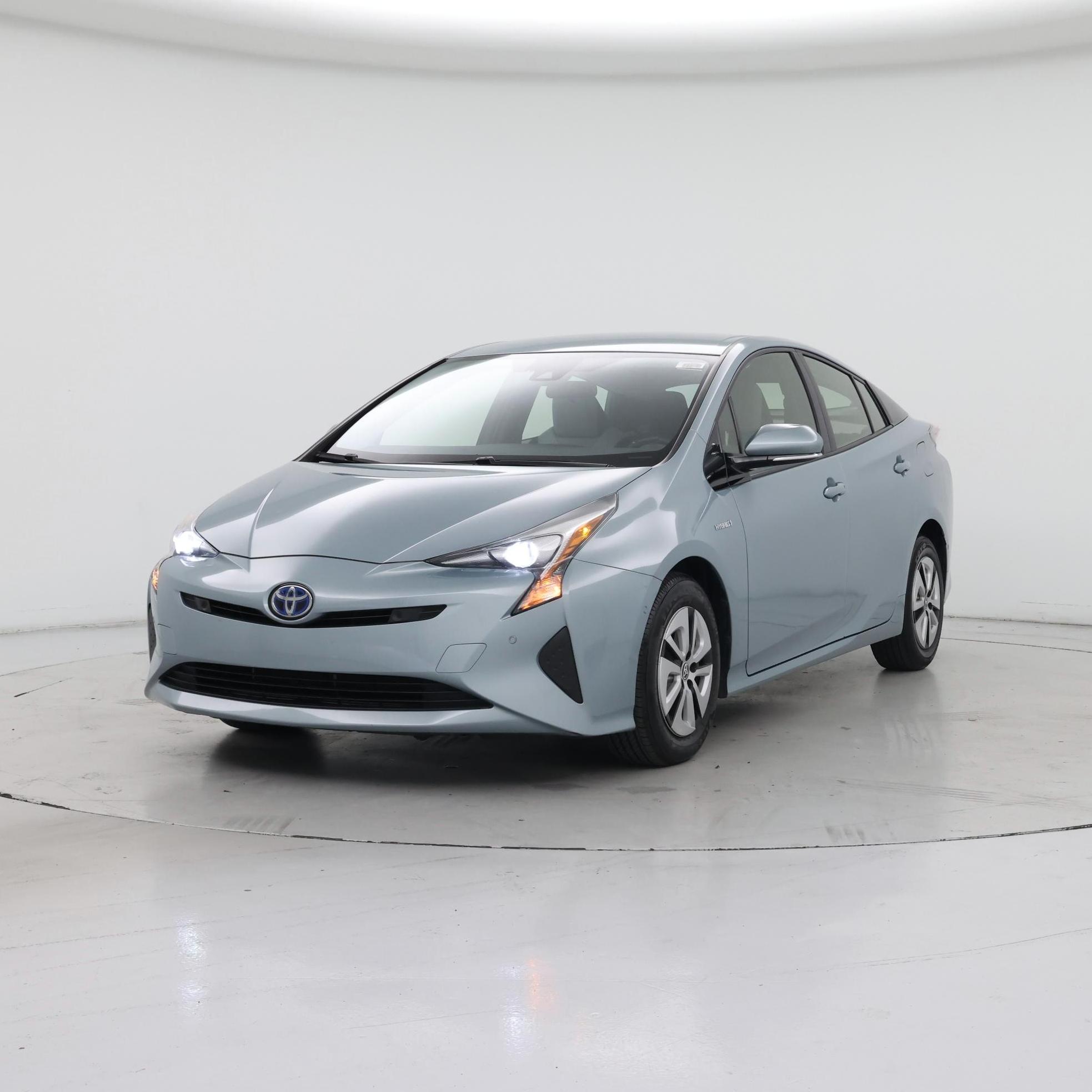 Thumbnail: 2018 Toyota Prius - 4