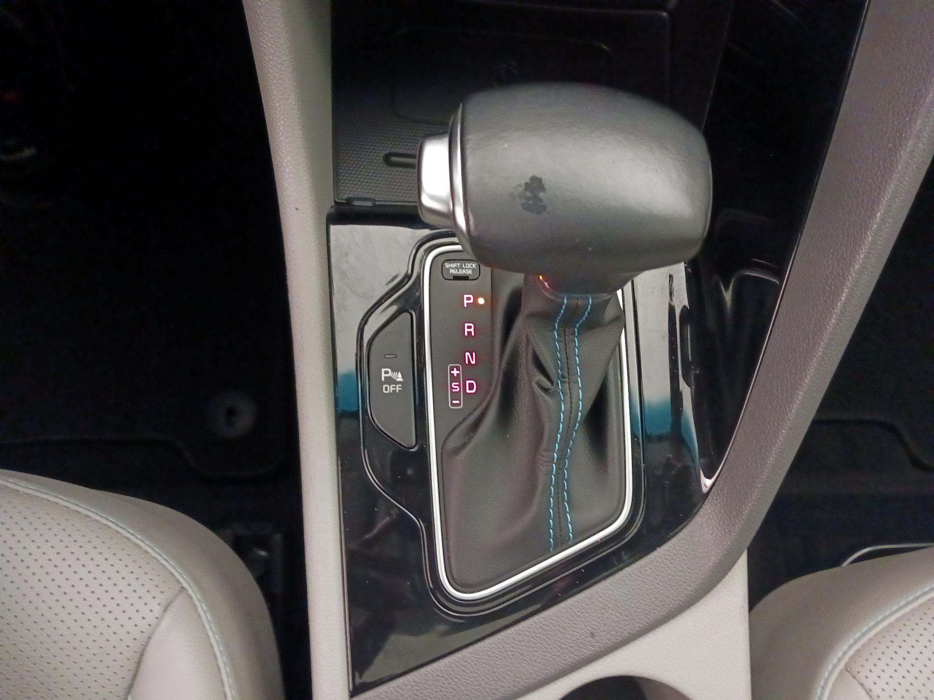 Thumbnail: 2022 Kia Niro - 18