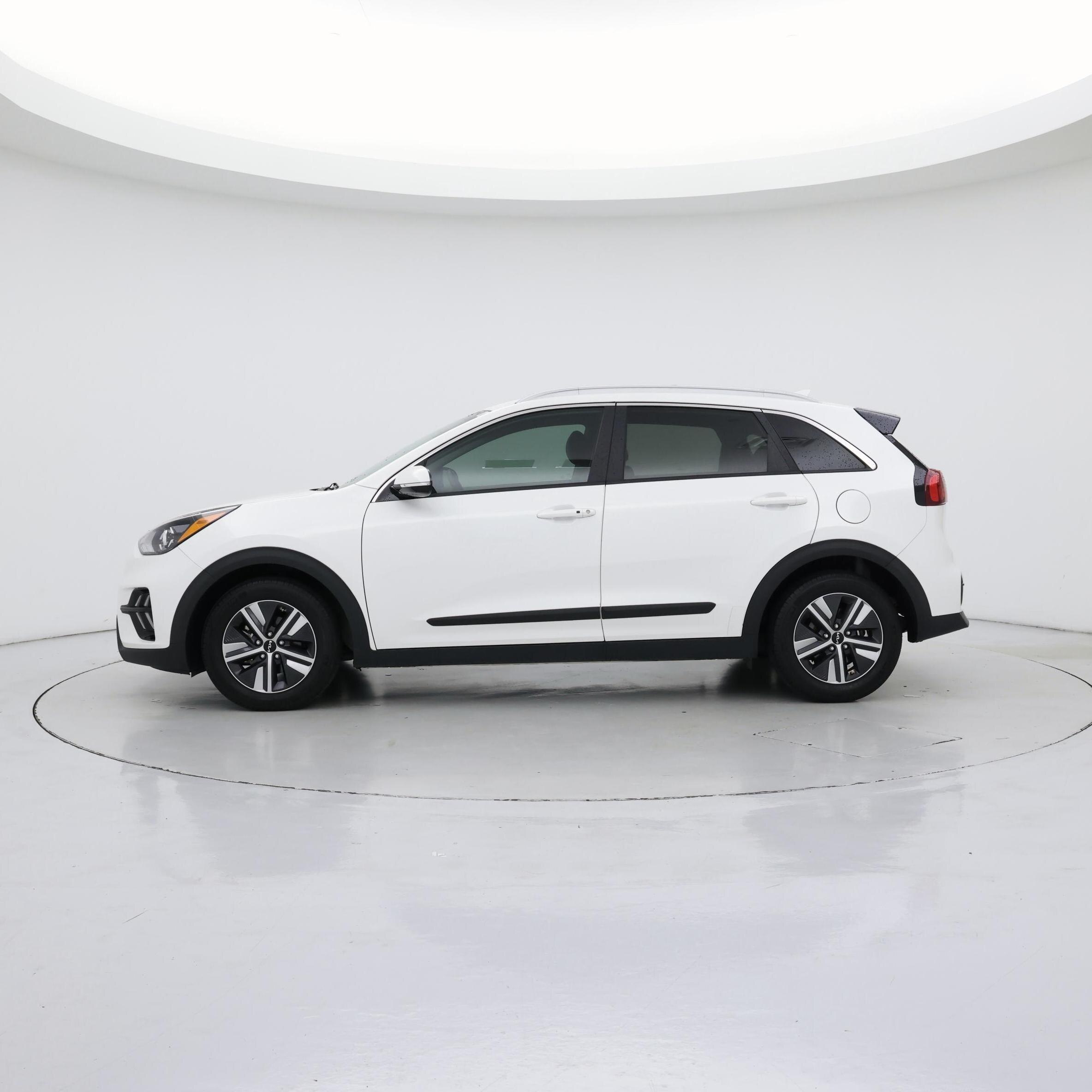 Thumbnail: 2022 Kia Niro - 3
