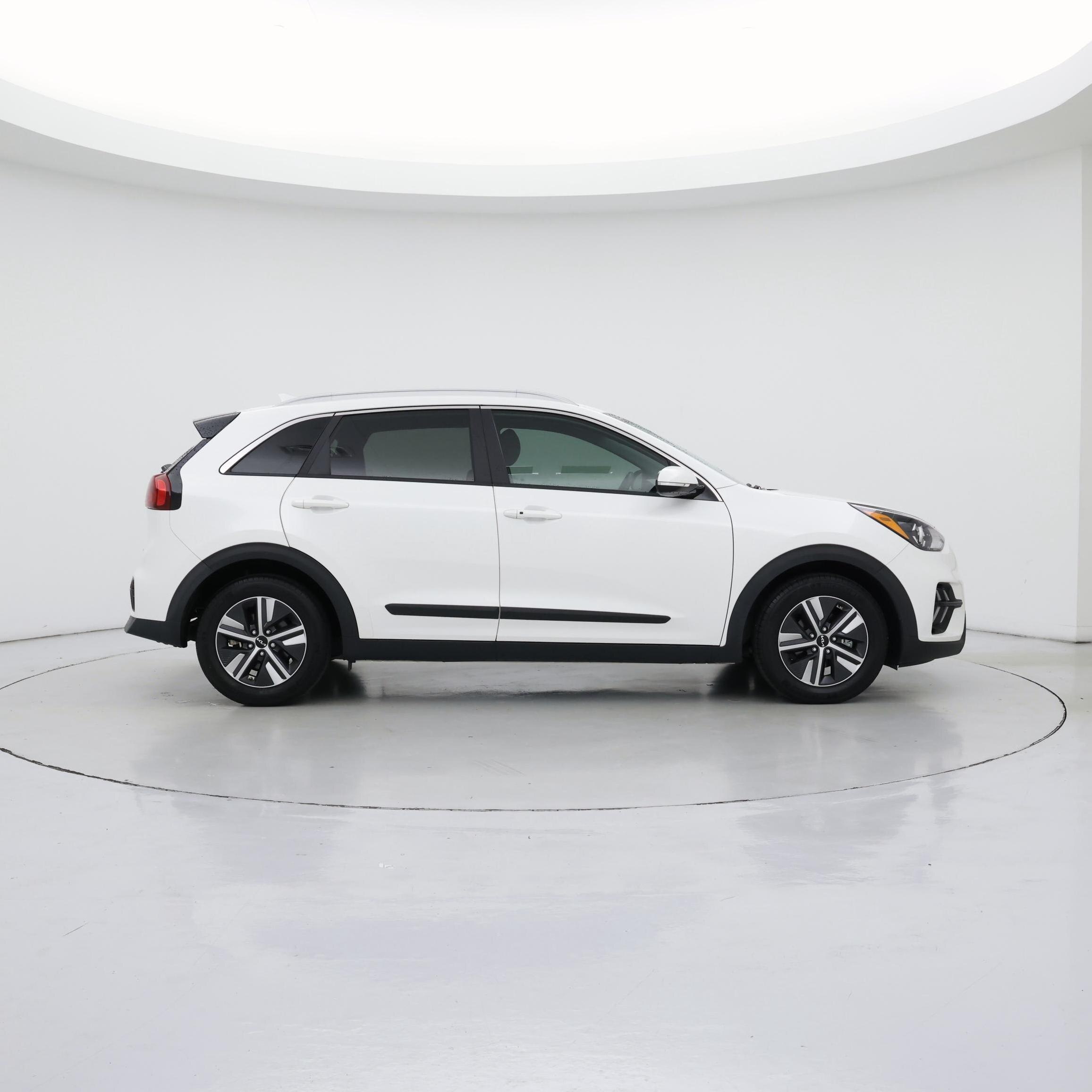 Thumbnail: 2022 Kia Niro - 7