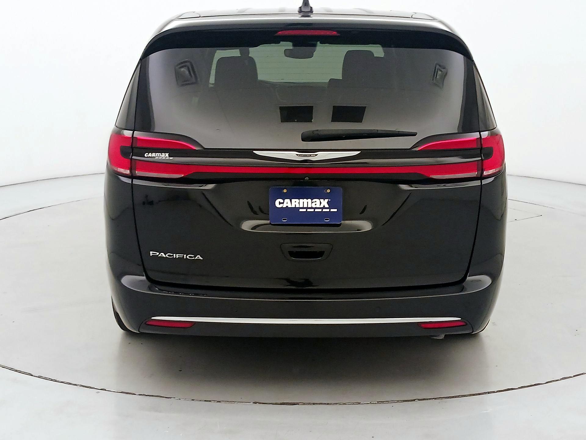 Thumbnail: 2023 Chrysler Pacifica - 6