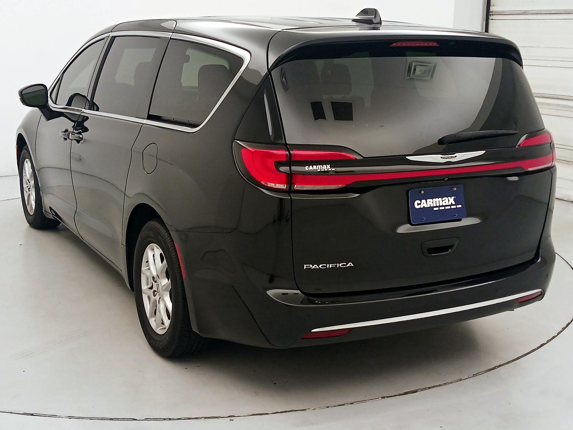 Thumbnail: 2023 Chrysler Pacifica - 7
