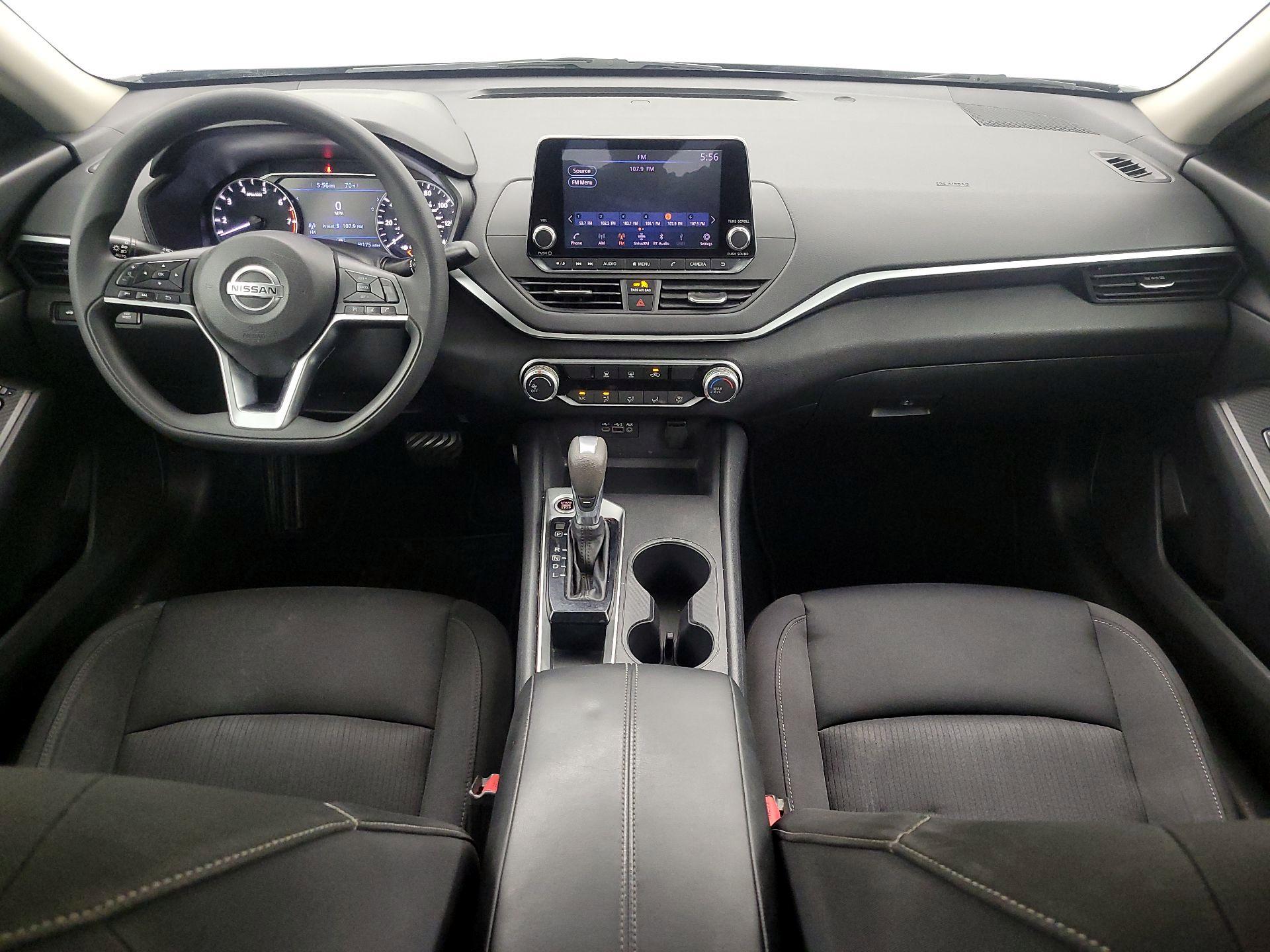 Thumbnail: 2019 Nissan Altima - 9