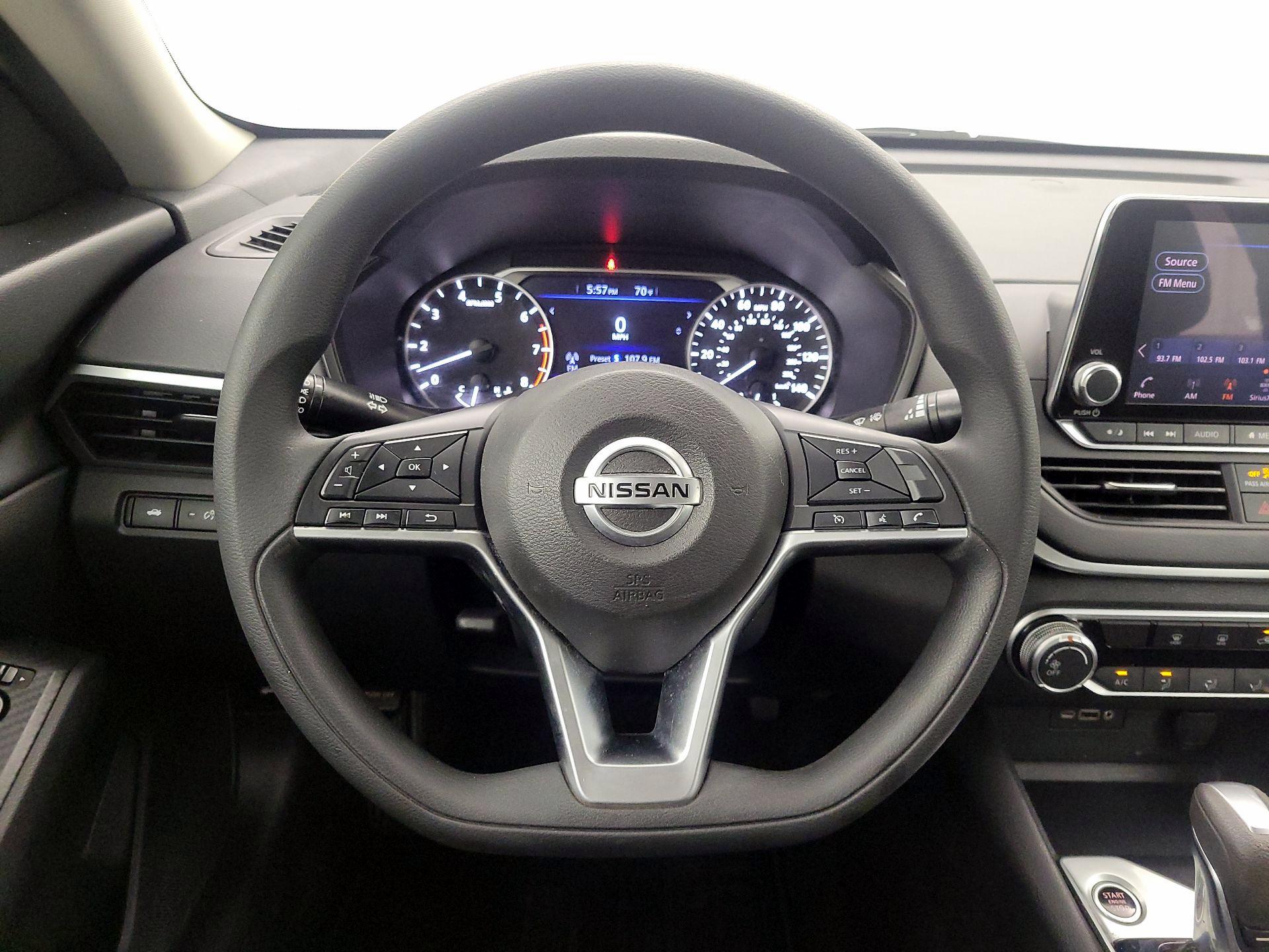 Thumbnail: 2019 Nissan Altima - 10