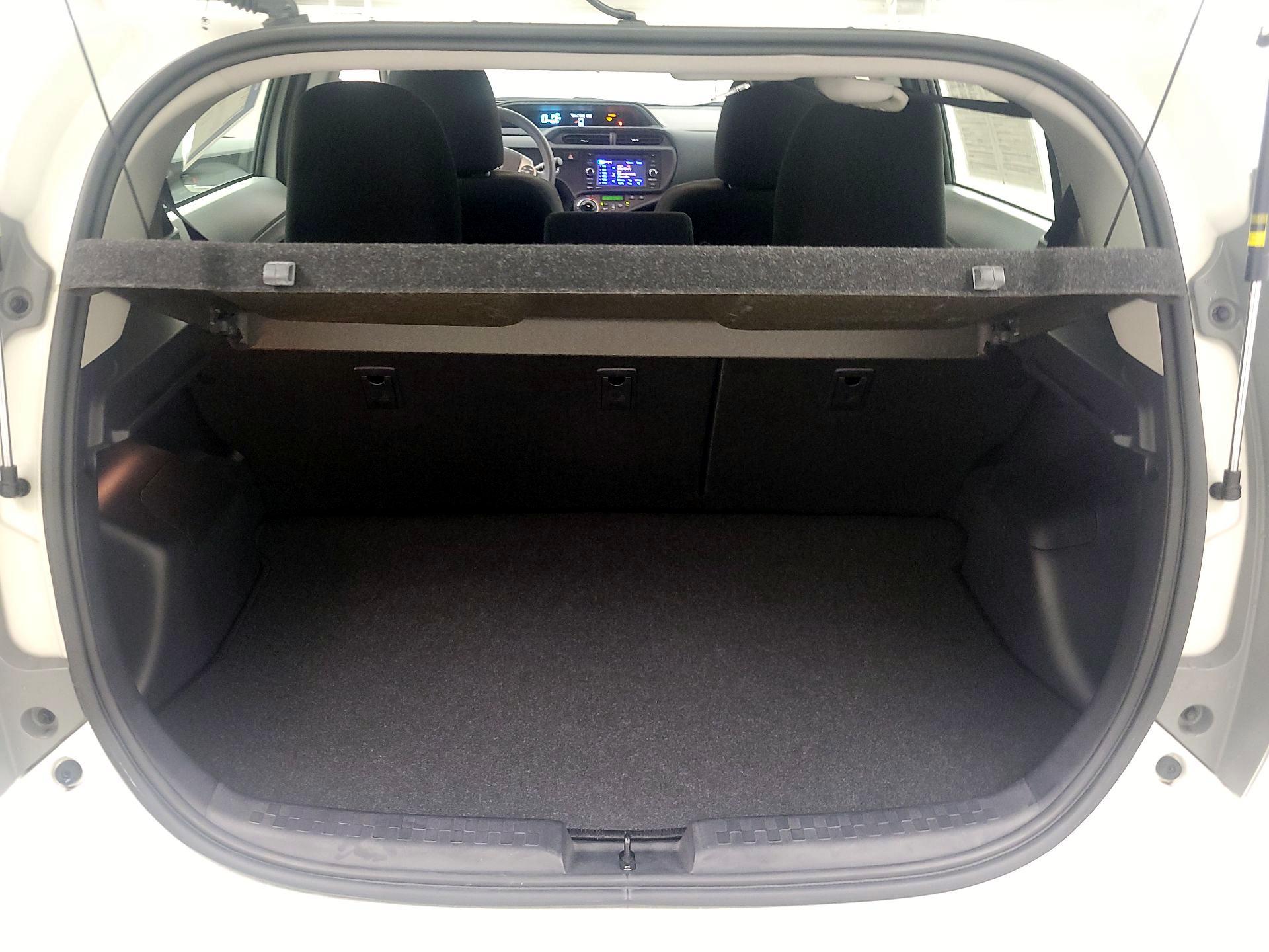 Thumbnail: 2014 Toyota Prius c - 19