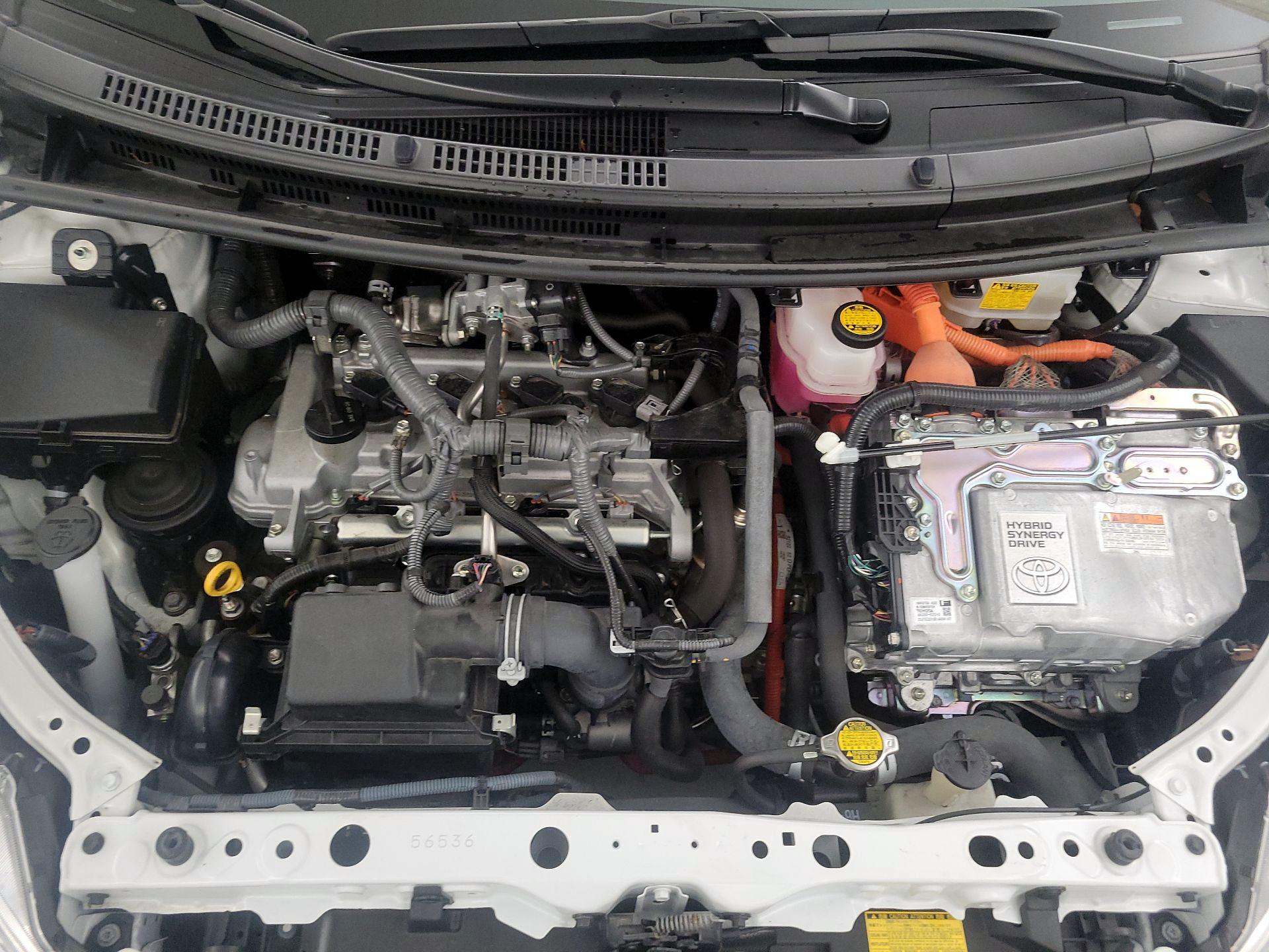 Thumbnail: 2014 Toyota Prius c - 20