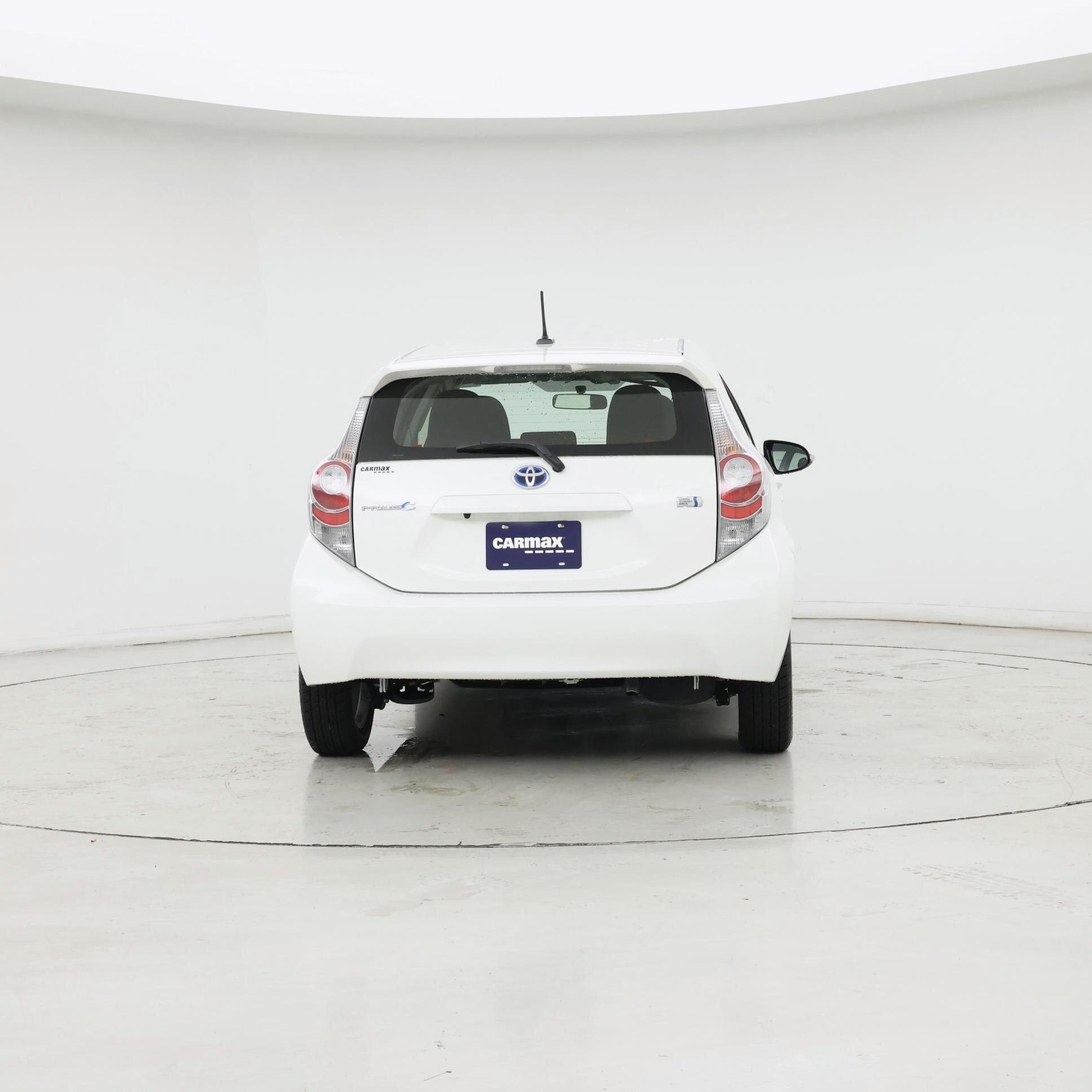 Thumbnail: 2014 Toyota Prius c - 6
