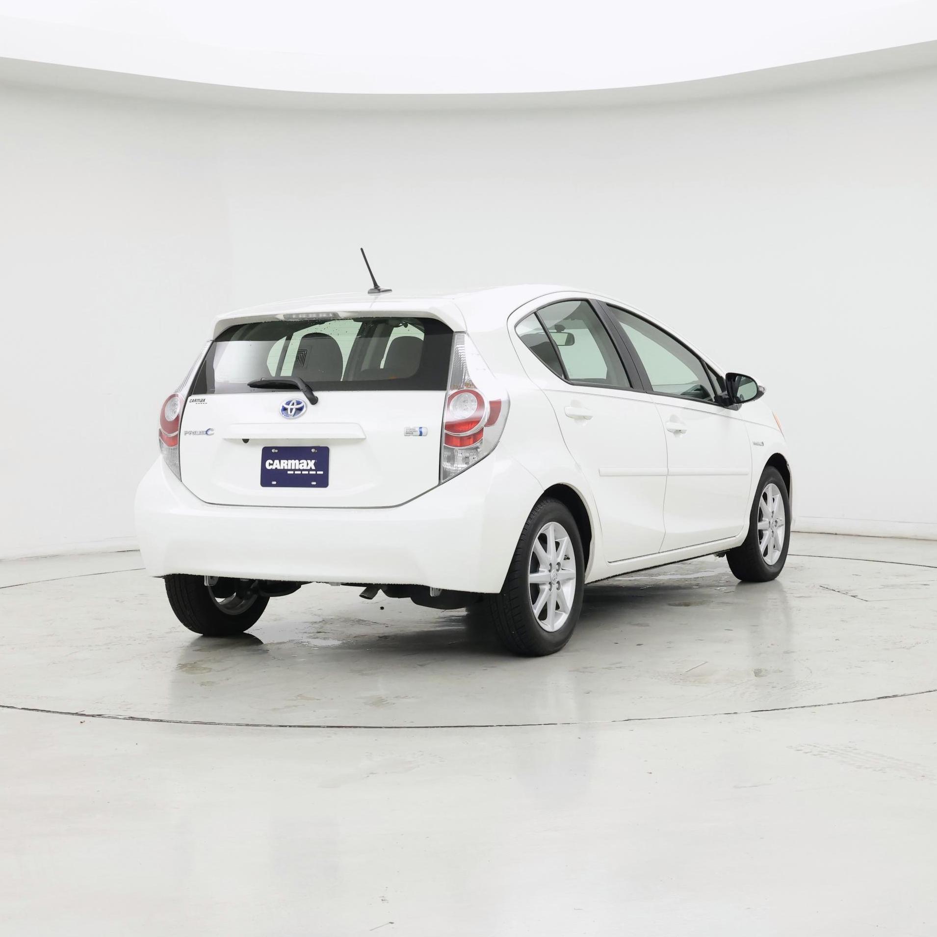 Thumbnail: 2014 Toyota Prius c - 8