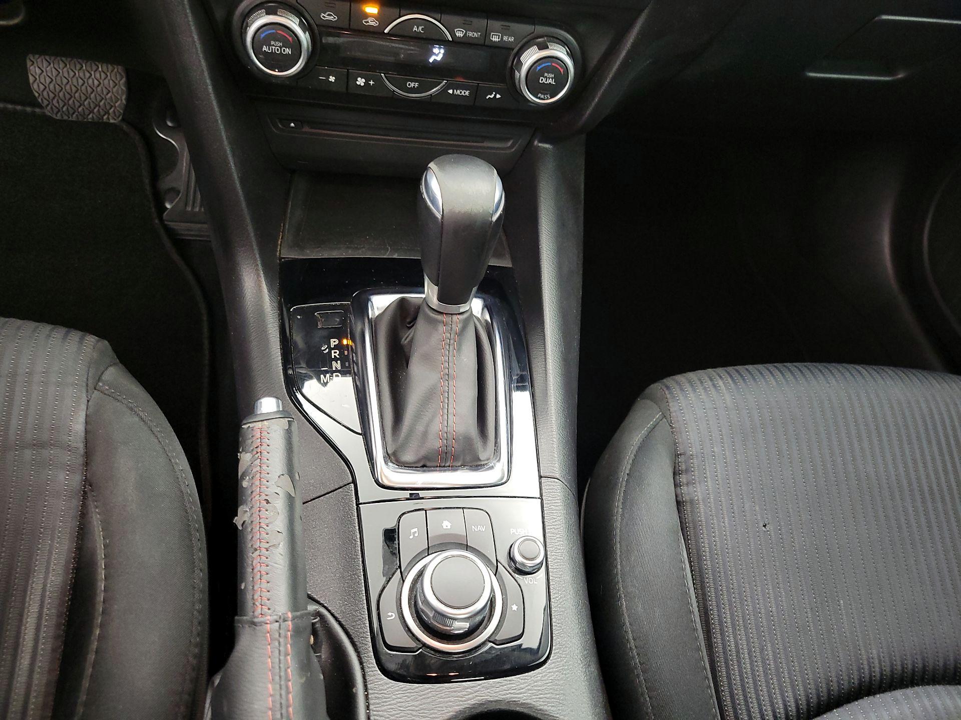 Thumbnail: 2016 Mazda Mazda3 - 17