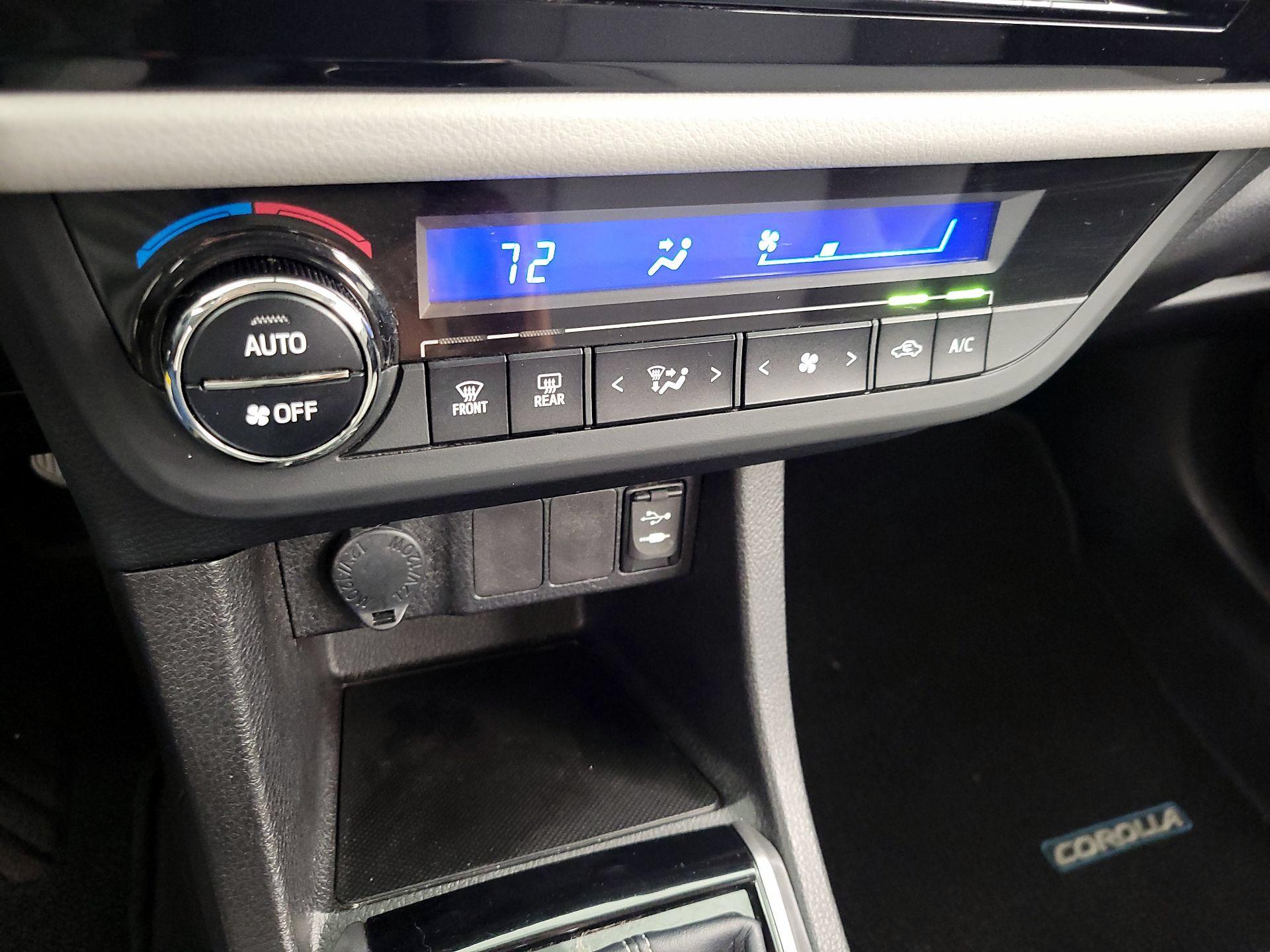 Thumbnail: 2014 Toyota Corolla - 16