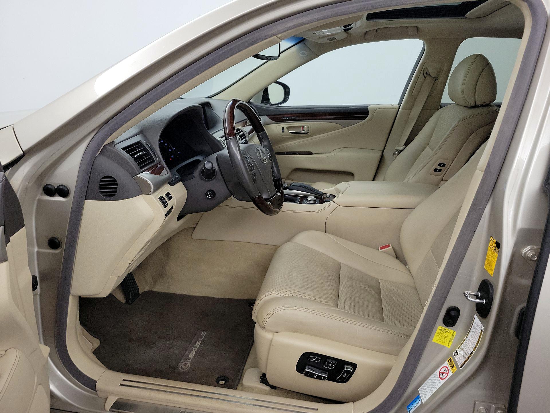 Thumbnail: 2014 Lexus LS - 11