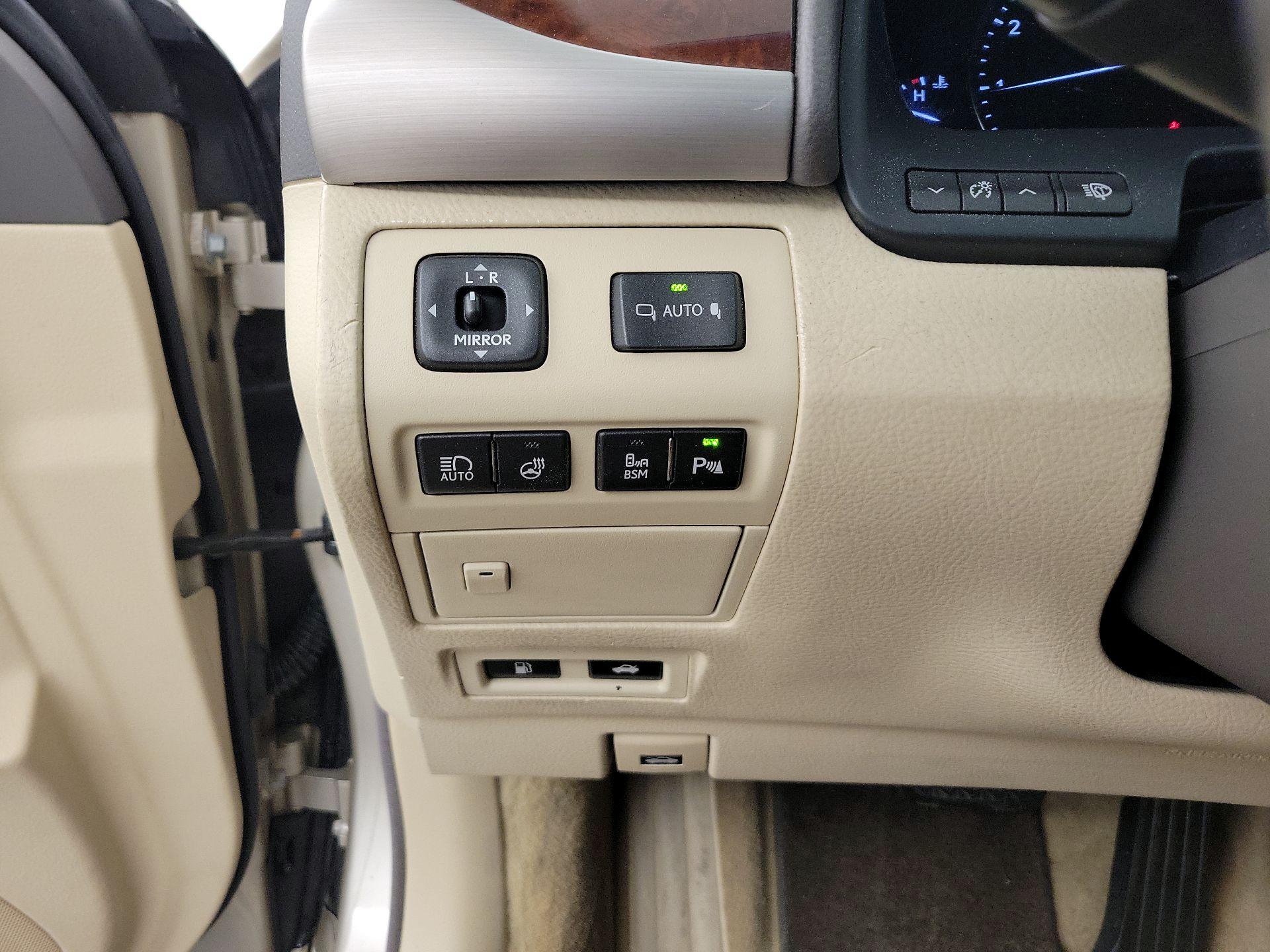 Thumbnail: 2014 Lexus LS - 13