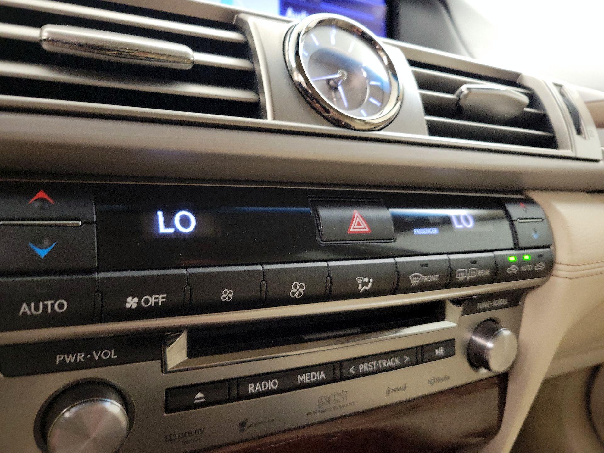 Thumbnail: 2014 Lexus LS - 16