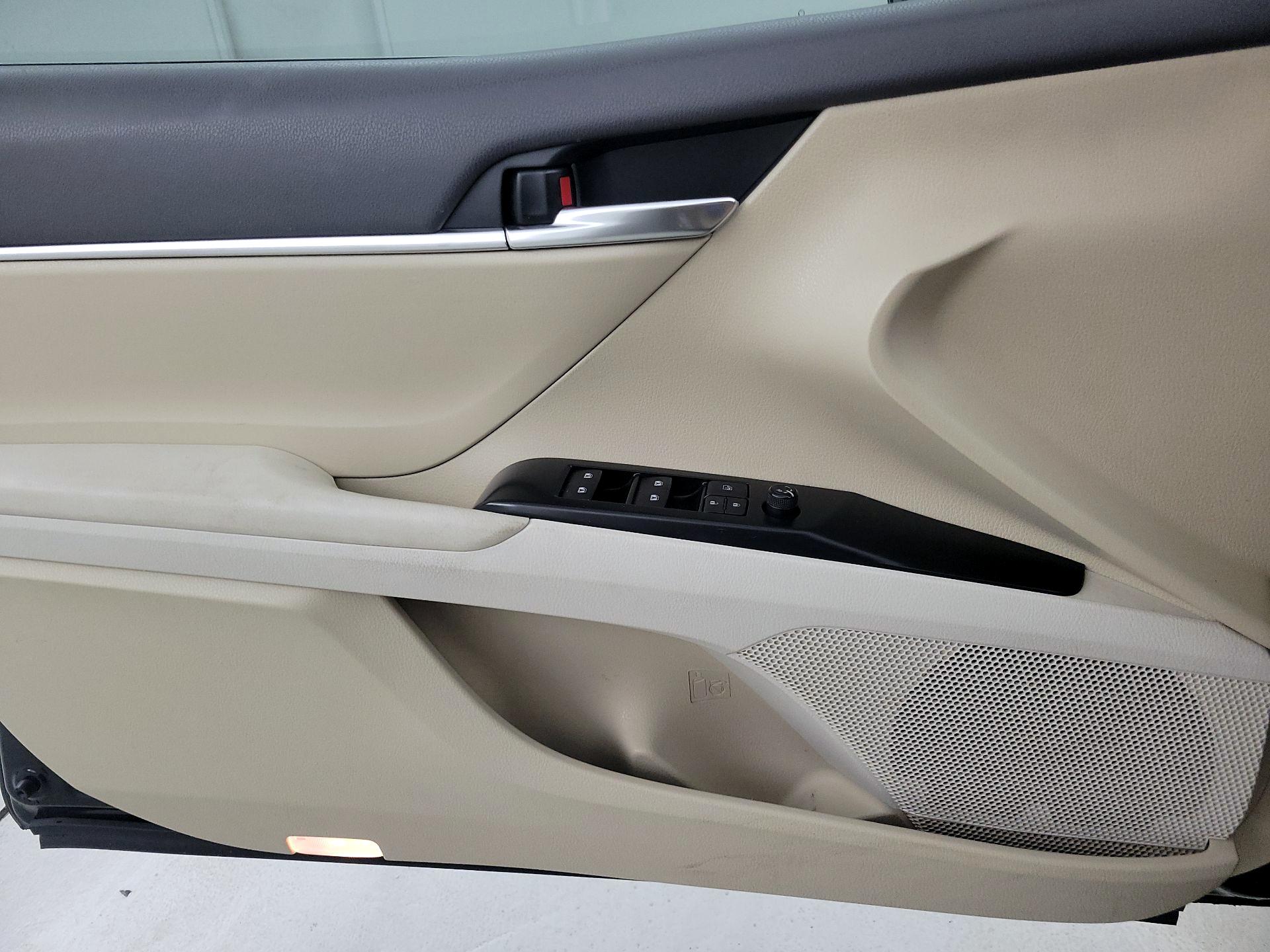 Thumbnail: 2019 Toyota Camry - 10